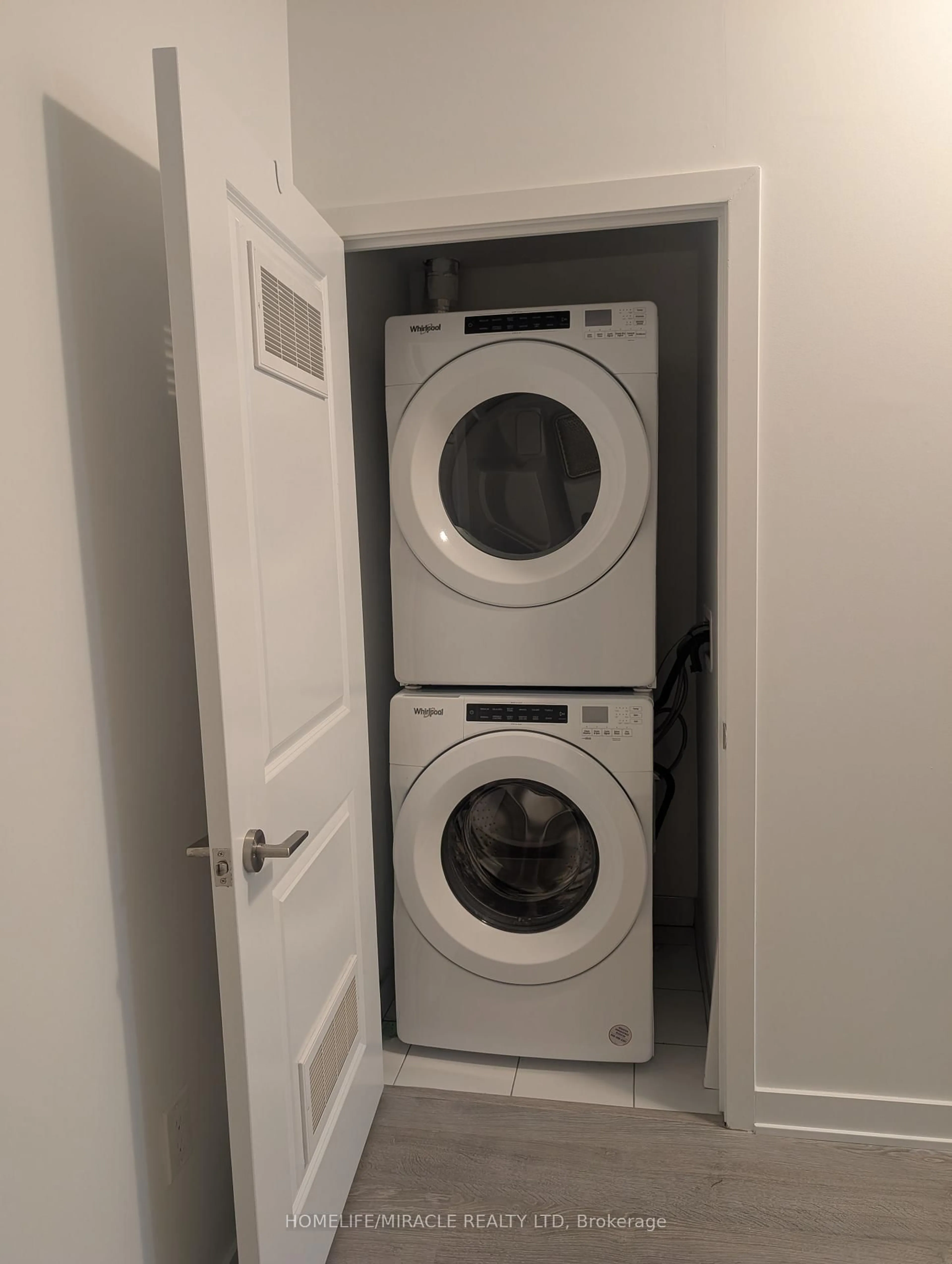 Laundry room for 120 Eagle Rock Way #206, Vaughan Ontario L6P 5C2
