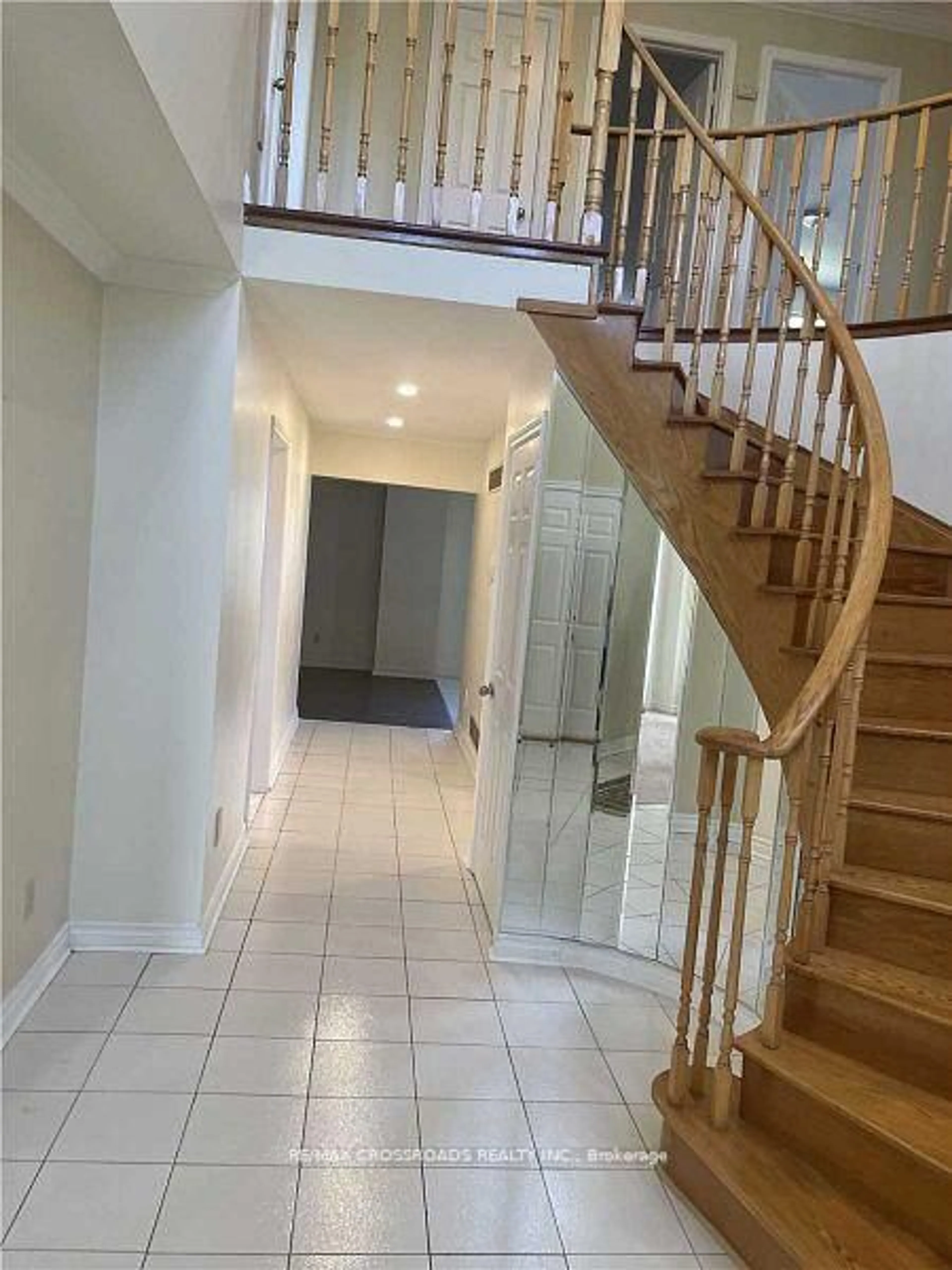 Indoor foyer for 94 Elson St, Markham Ontario L3S 2E4