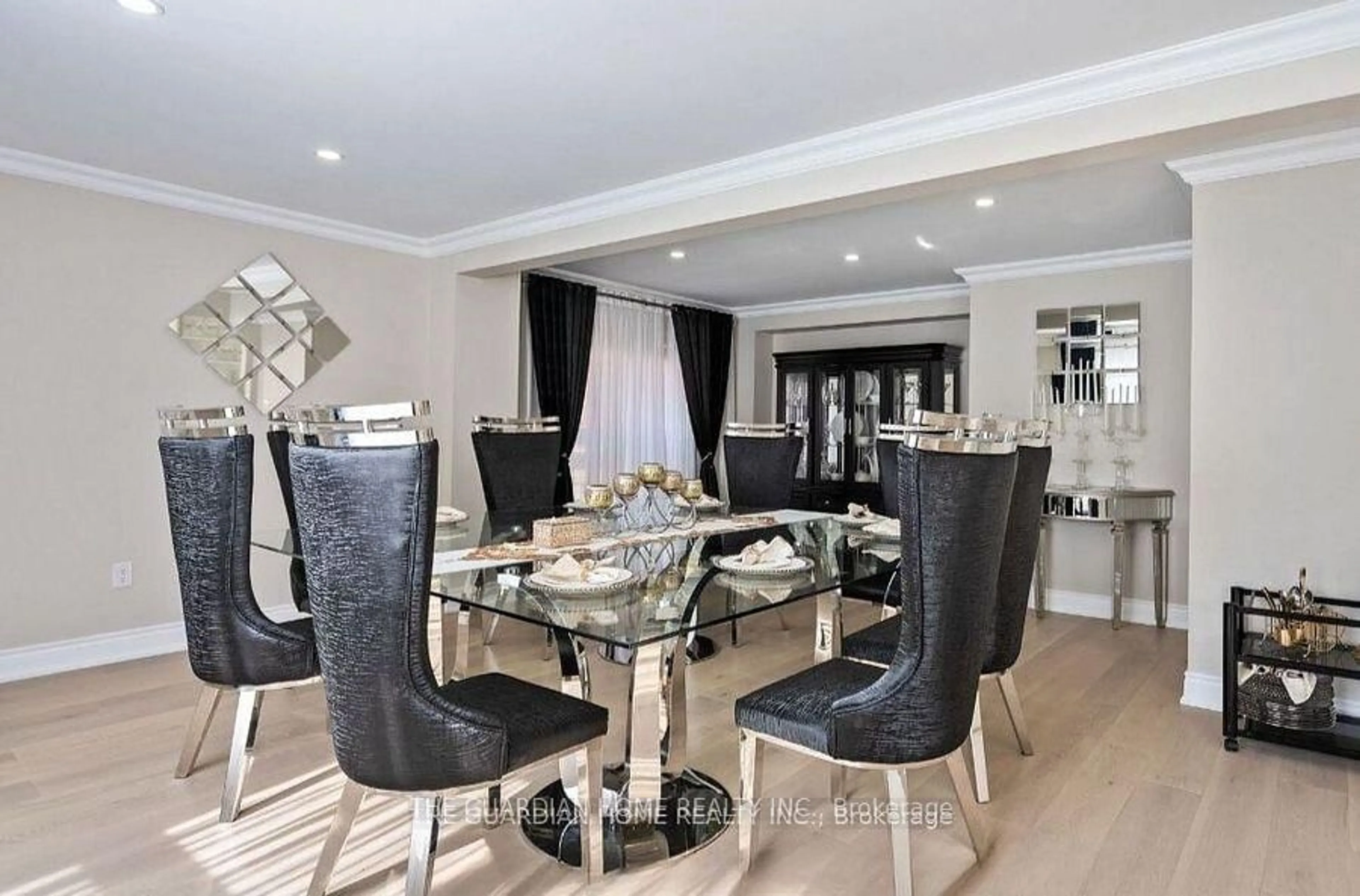 Dining room, unknown for 101 Mcclellan Way, Aurora Ontario L4G 6M4