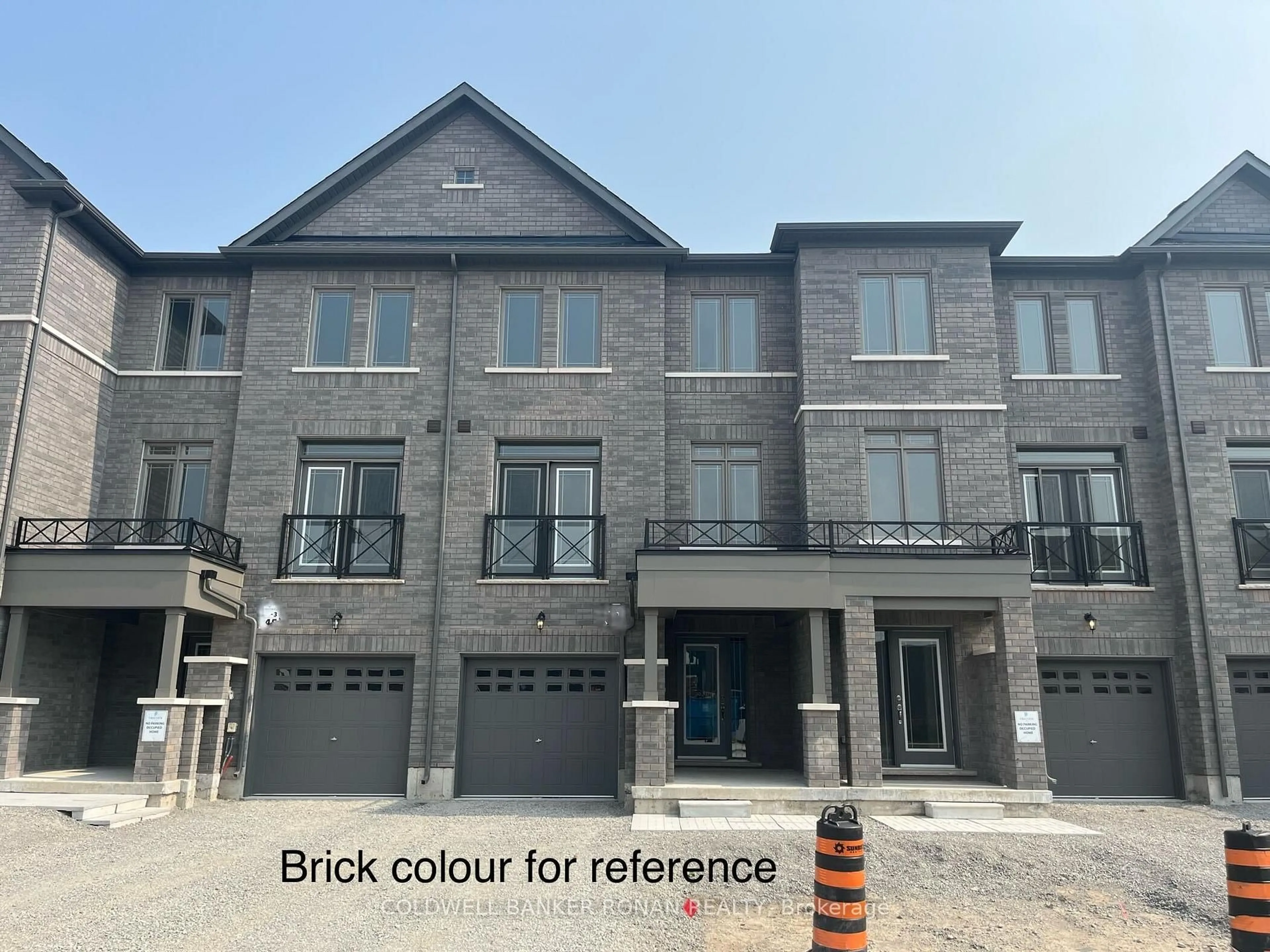Home with brick exterior material, building for 5 Elgin Crt, Bradford West Gwillimbury Ontario L3Z 4R1