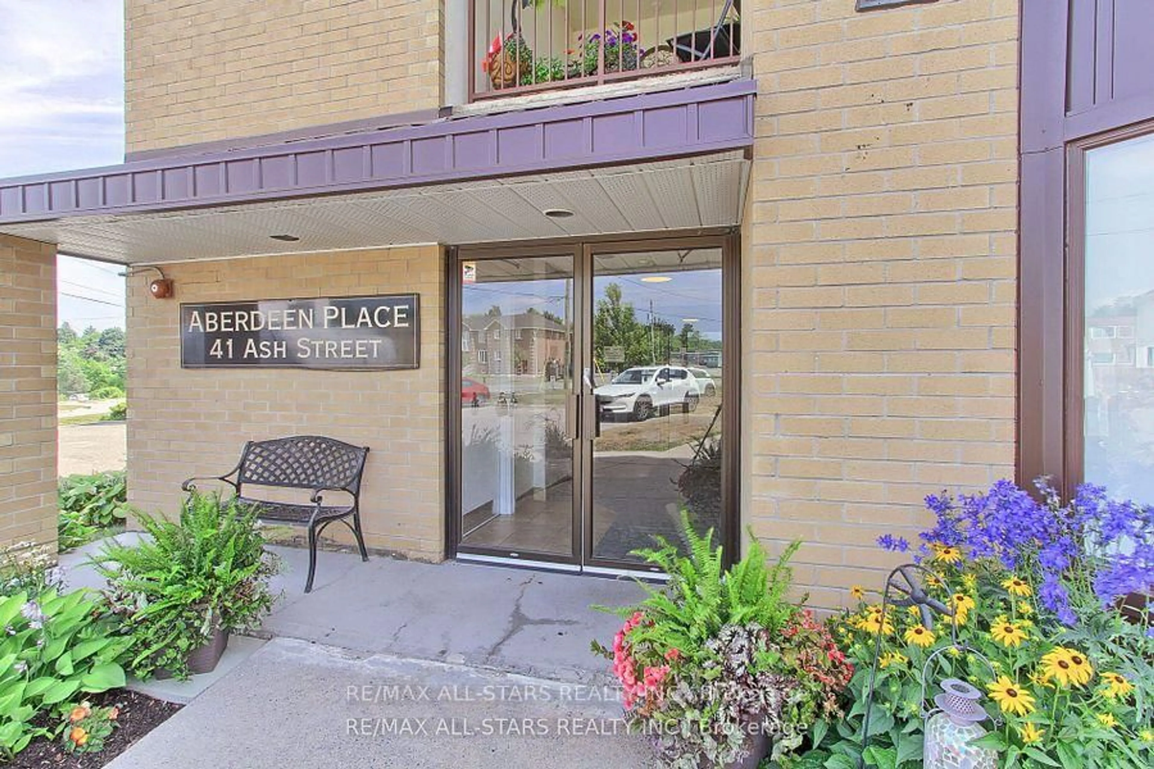 Unknown for 41 Ash St #103, Uxbridge Ontario L9P 1E2