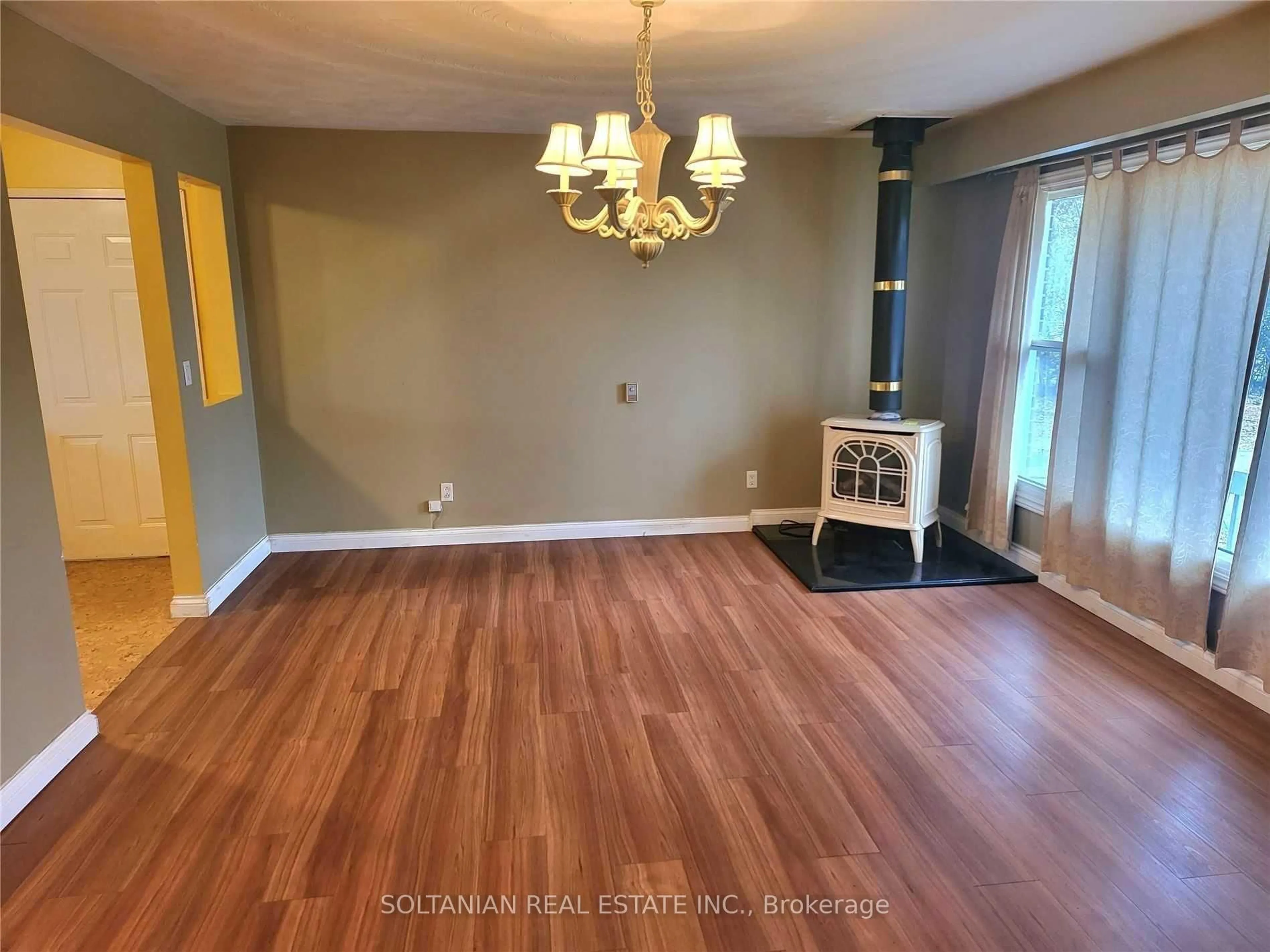 A pic of a room for 66 Tulip St, Georgina Ontario L4P 1C7