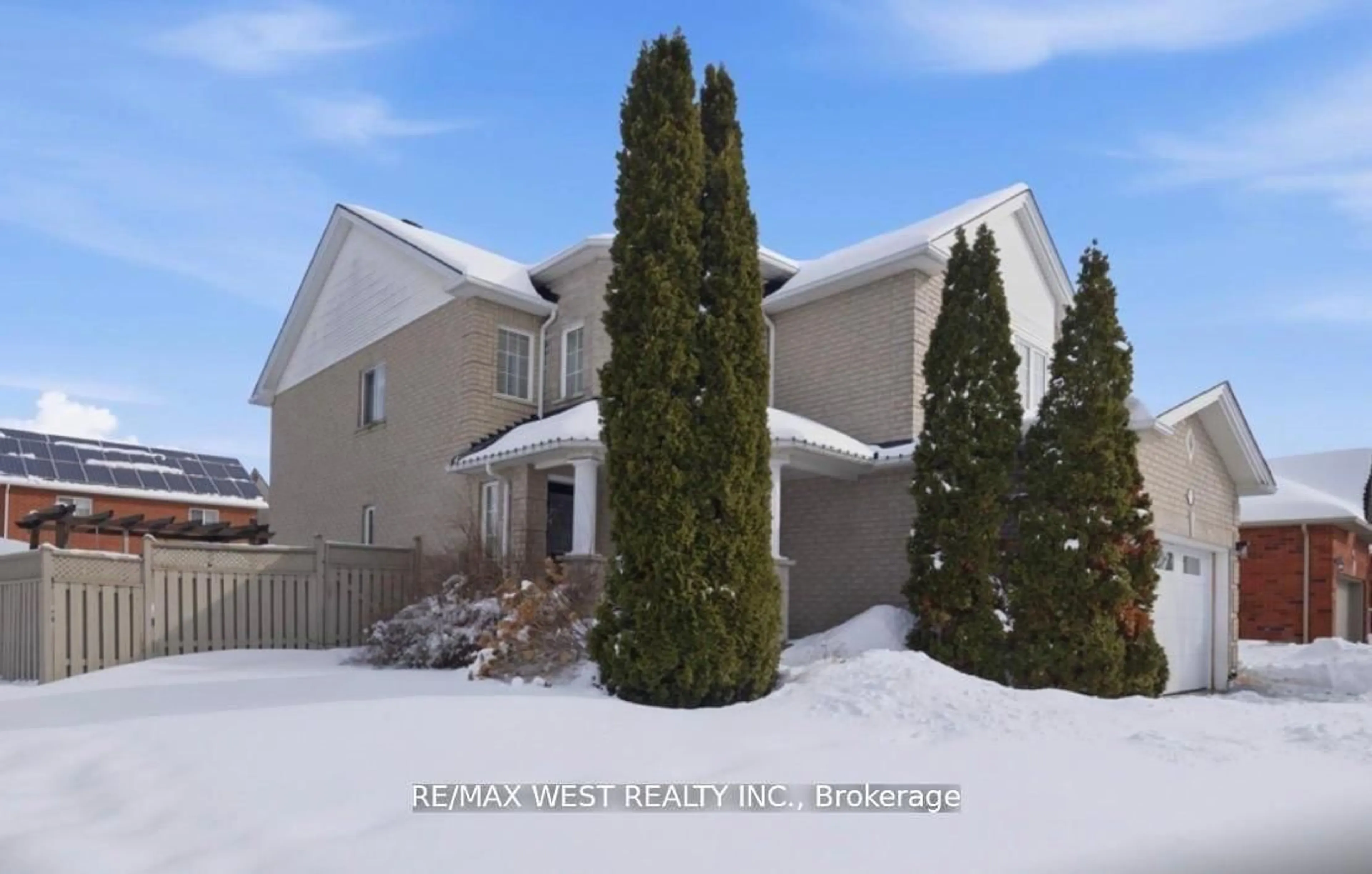 Home with vinyl exterior material, unknown for 5 Smith St, New Tecumseth Ontario L9R 1Z8