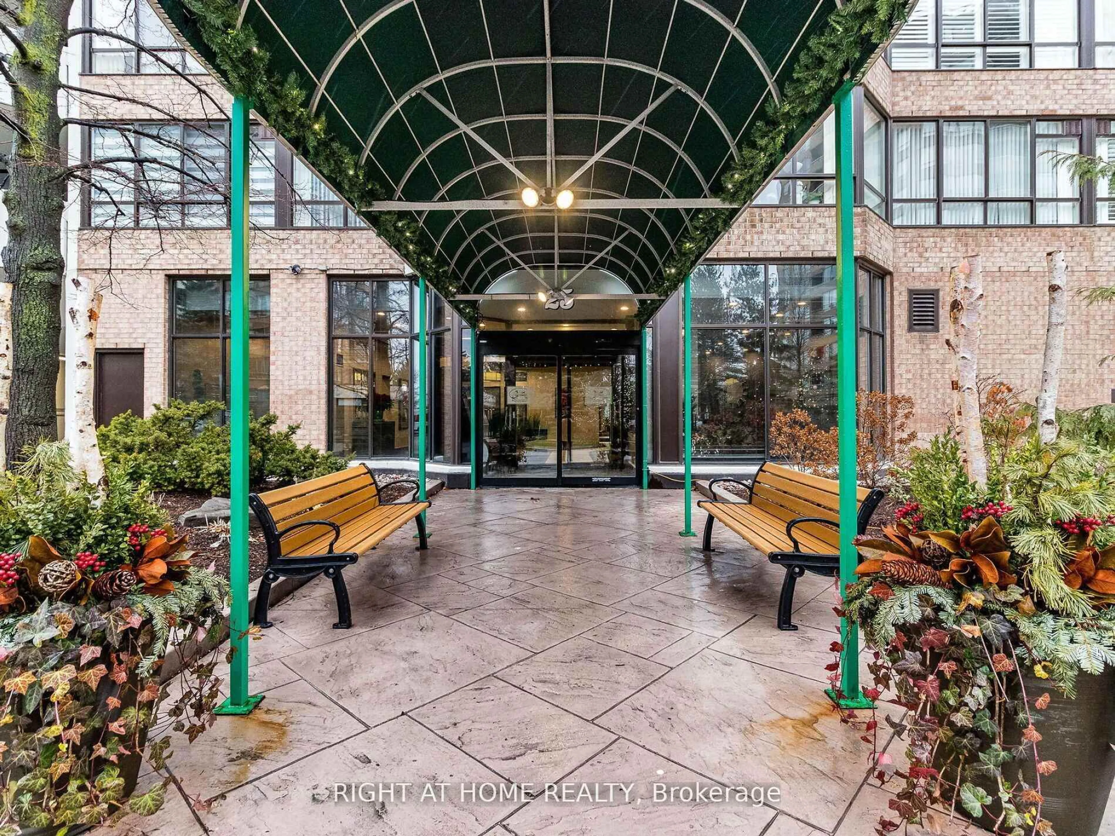 Unknown for 25 Austin Dr #520, Markham Ontario L3R 8H4