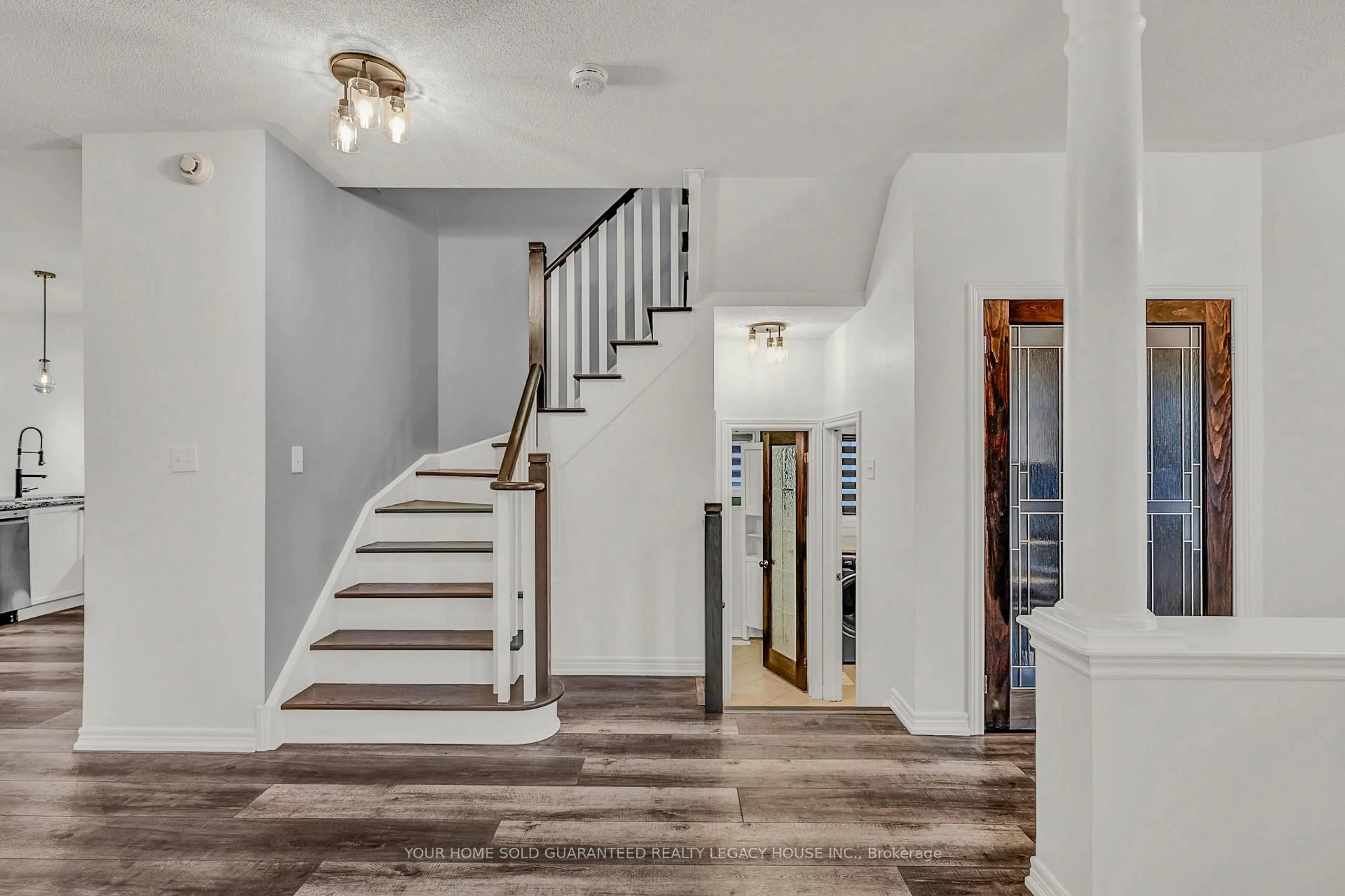 Indoor entryway for 63 Kerfoot Cres, Georgina Ontario L4P 4H2