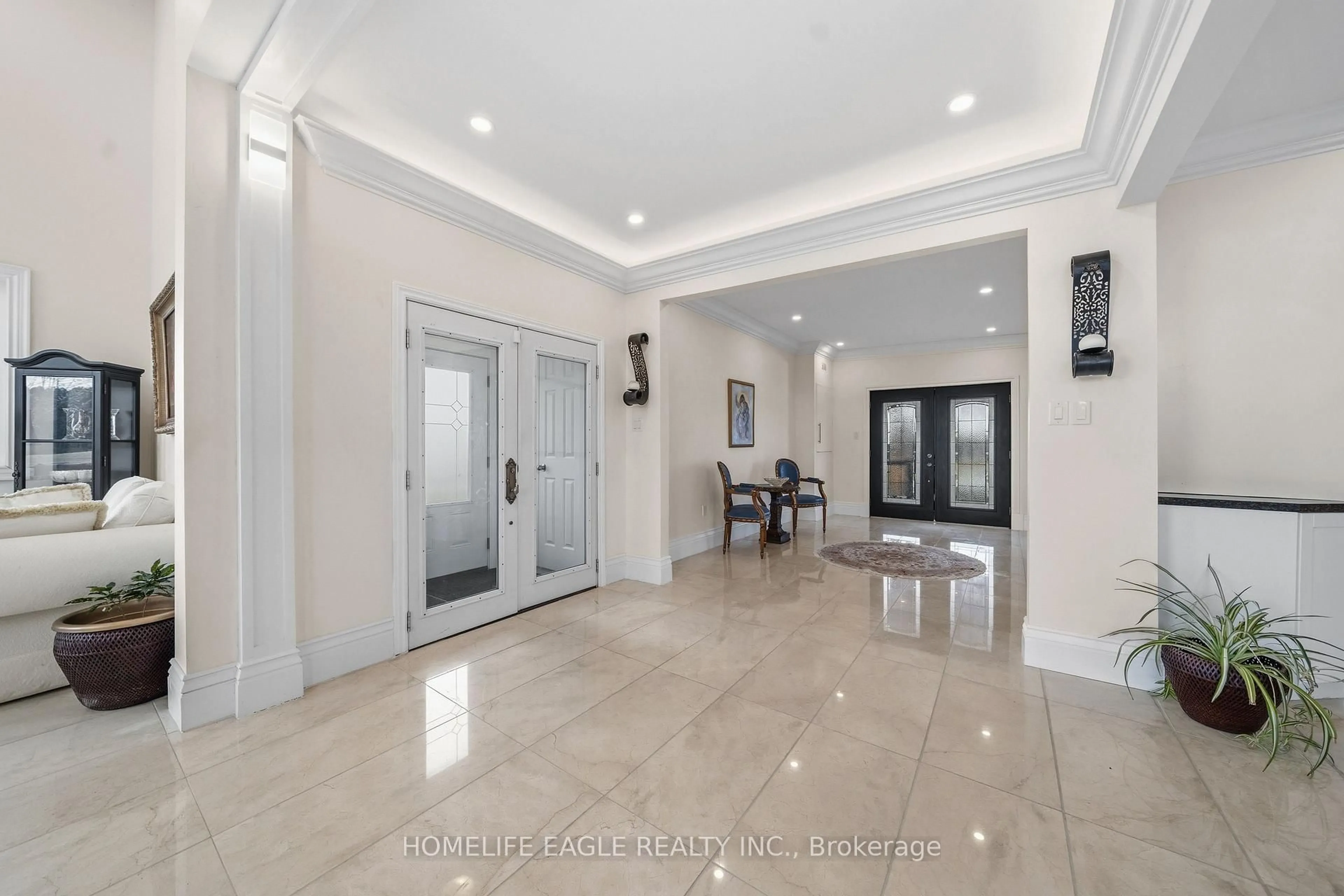 Indoor foyer for 3498 Boag Rd, East Gwillimbury Ontario L0G 1R0
