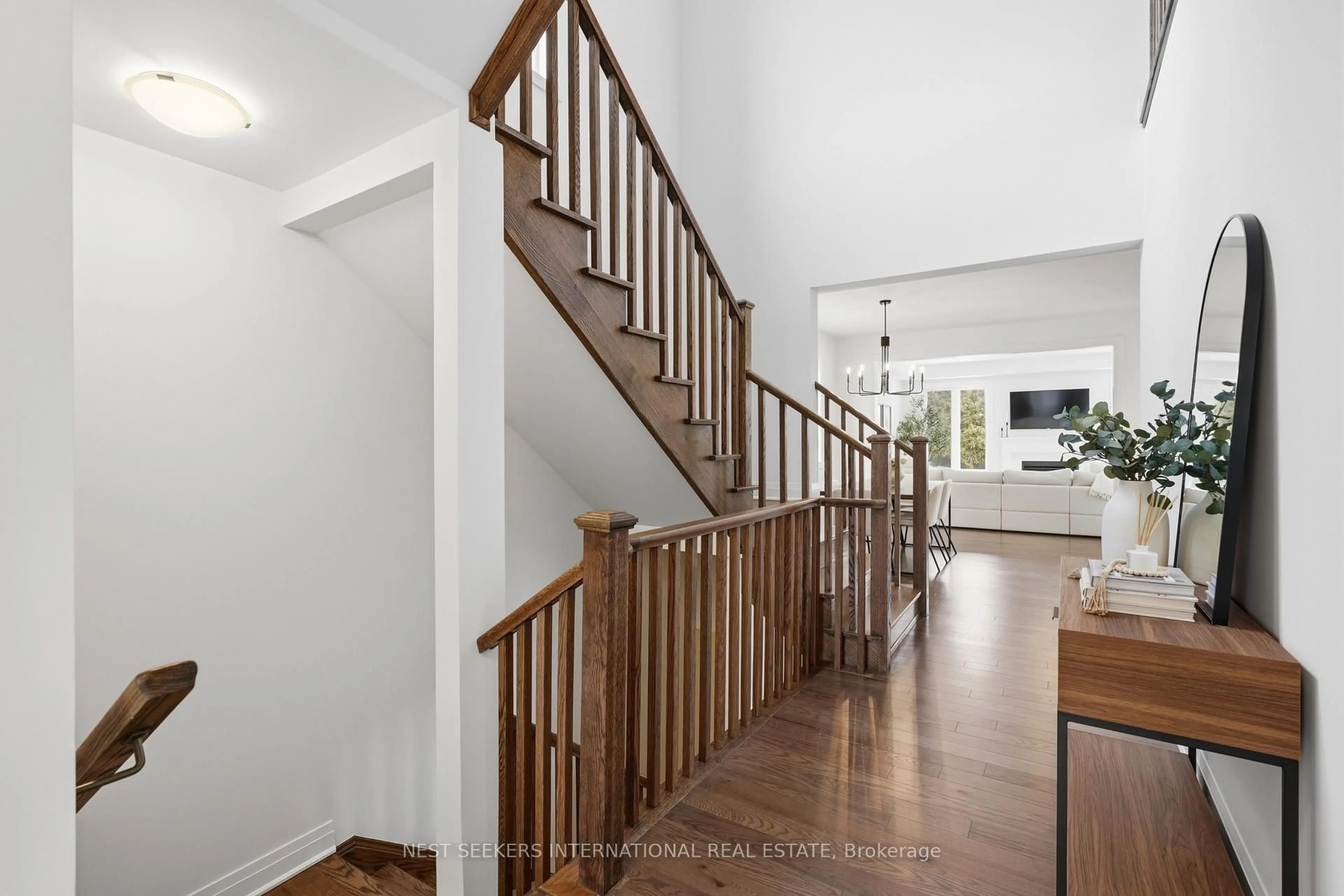 Unknown for 574 Mika St, Innisfil Ontario L9S 2J6