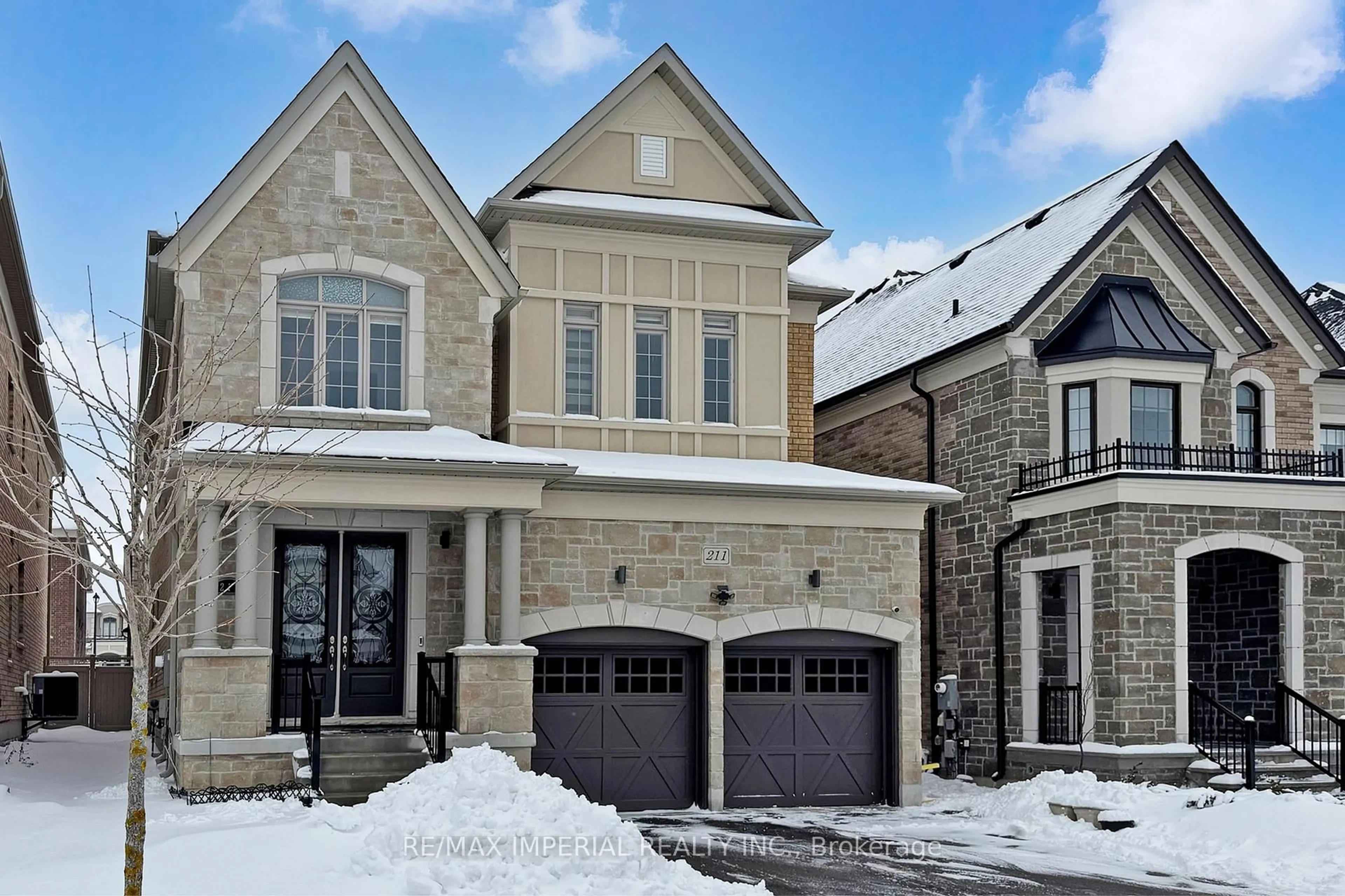 Home with brick exterior material, street for 211 Touch Gold Cres, Aurora Ontario L4G 3X4