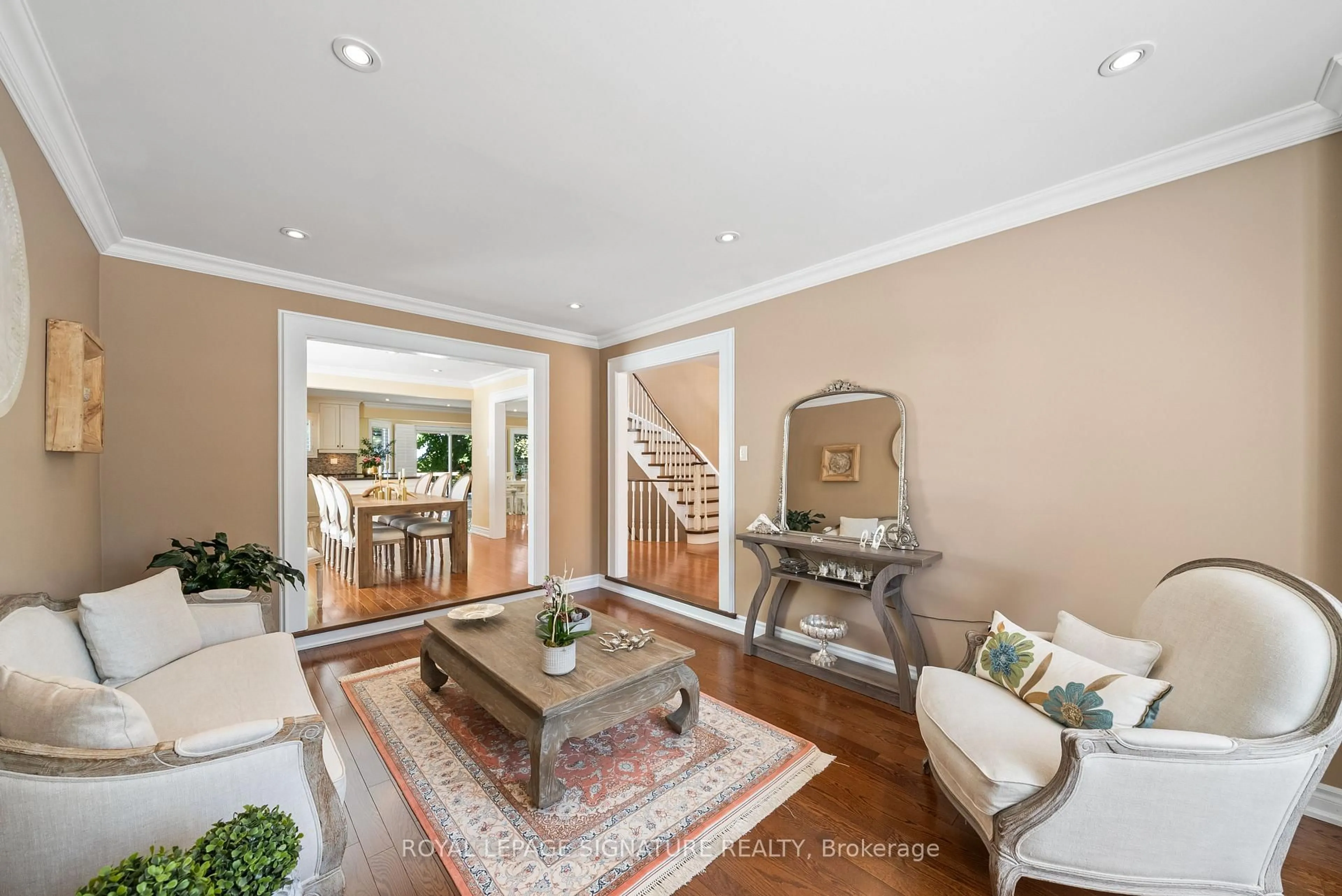 Living room with furniture, unknown for 16 Queensgate Crt, Markham Ontario L3R 8L5