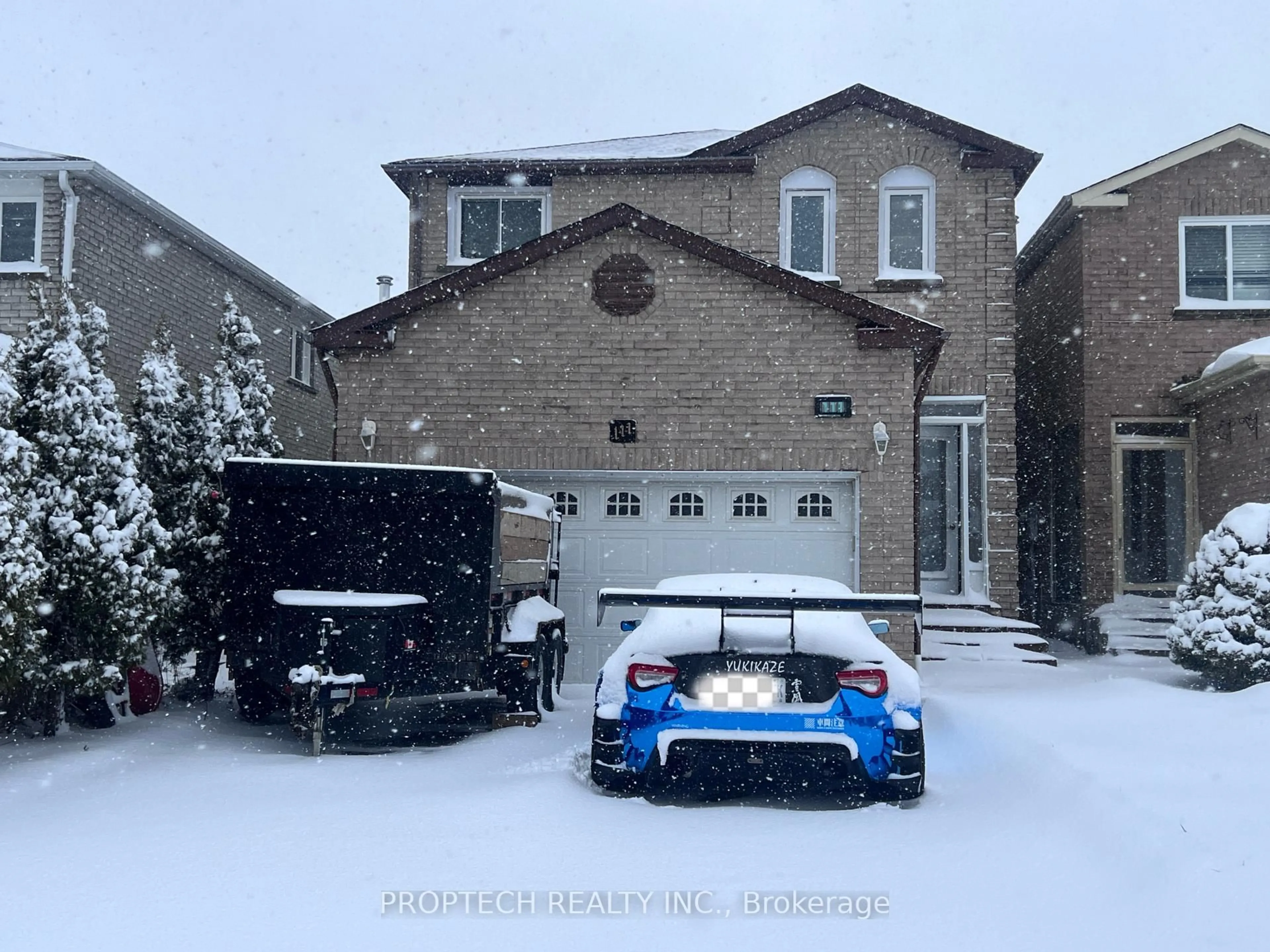 Indoor garage for 111 Digby Cres, Markham Ontario L3R 7H4