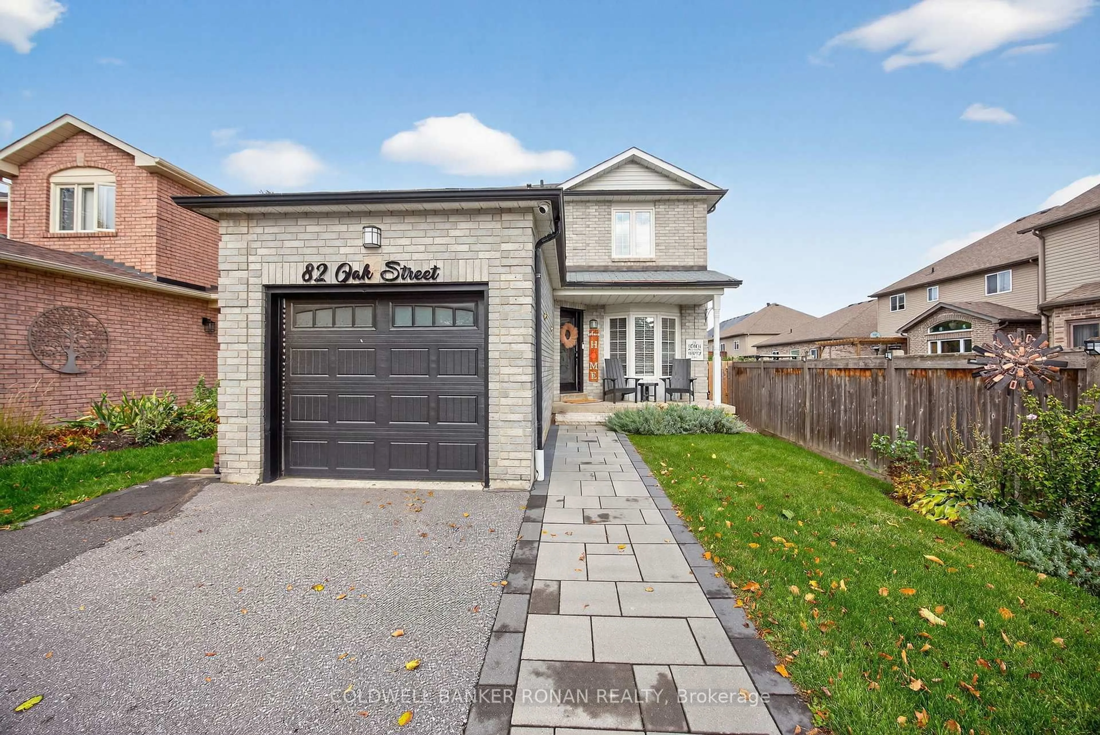 Home with brick exterior material, street for 82 Oak St, New Tecumseth Ontario L9R 1P3