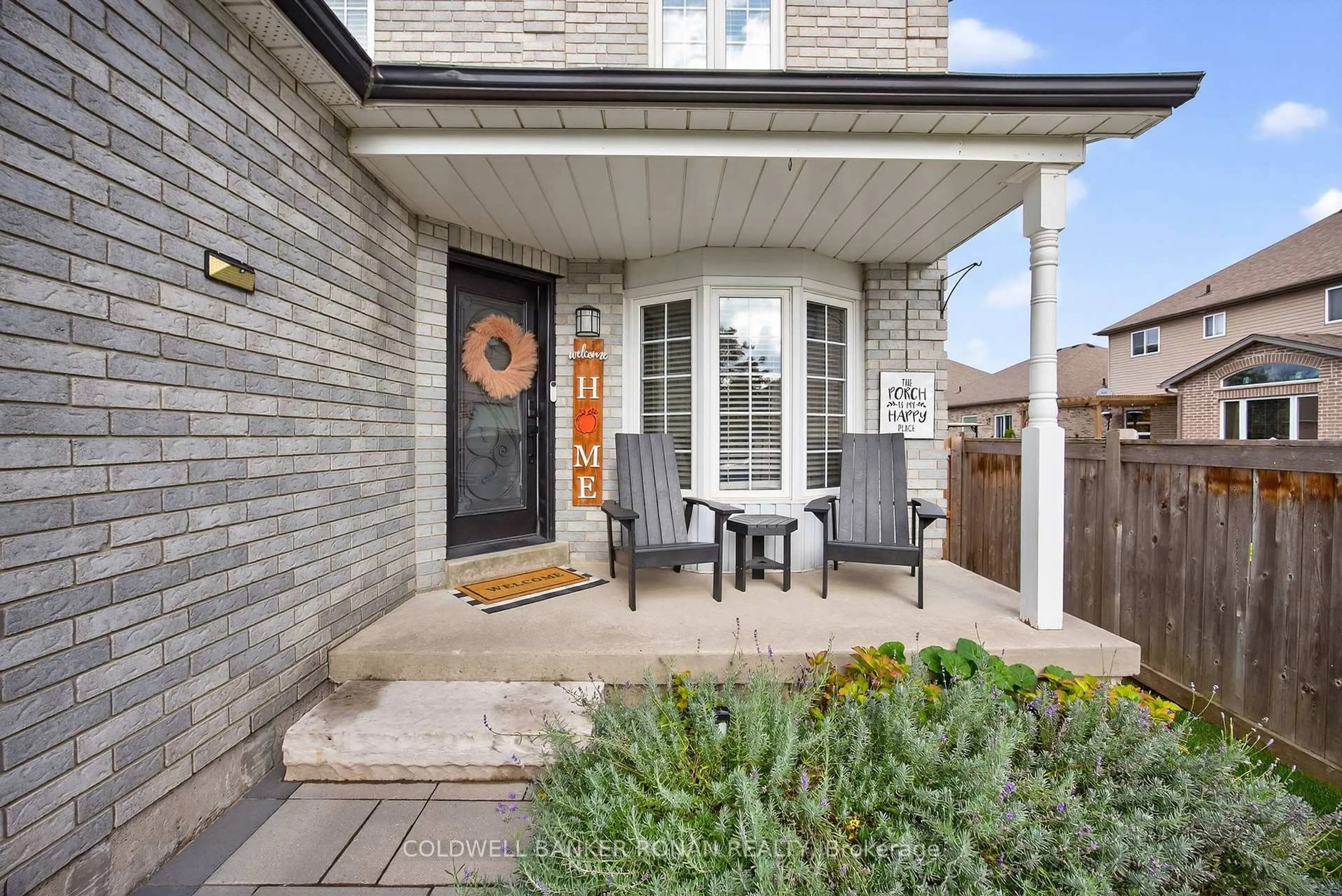 Home with brick exterior material, street for 82 Oak St, New Tecumseth Ontario L9R 1P3