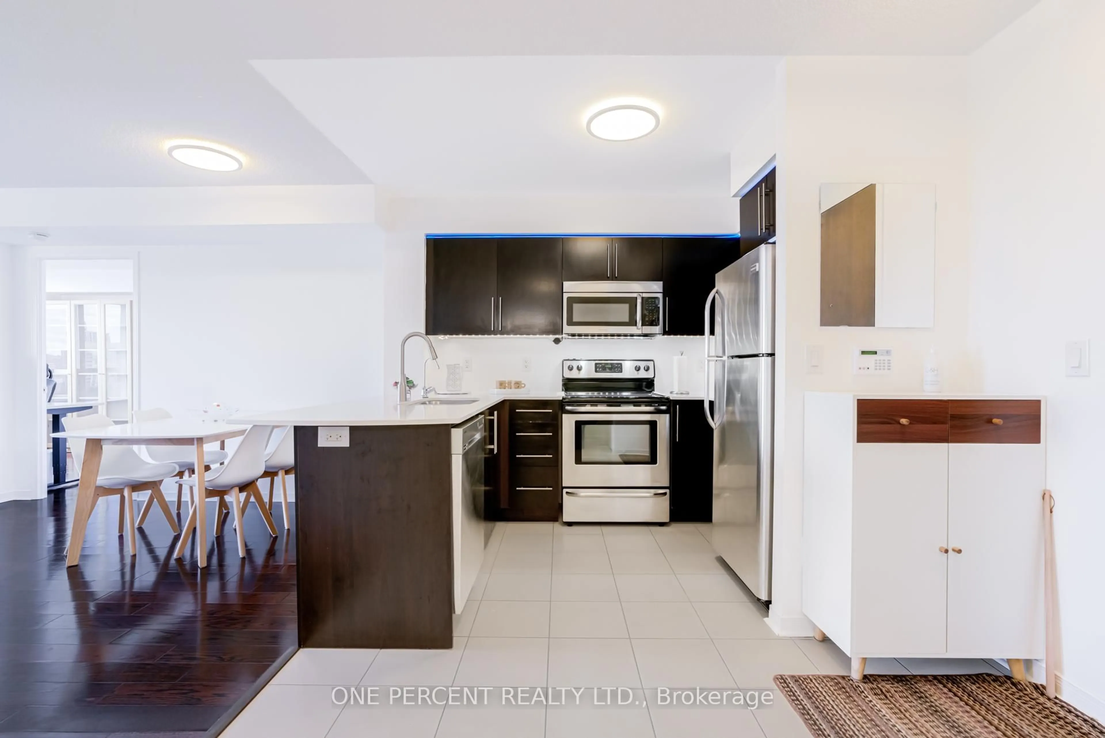 Standard kitchen, unknown for 73 King William Cres #LPH02, Richmond Hill Ontario L4B 0C2