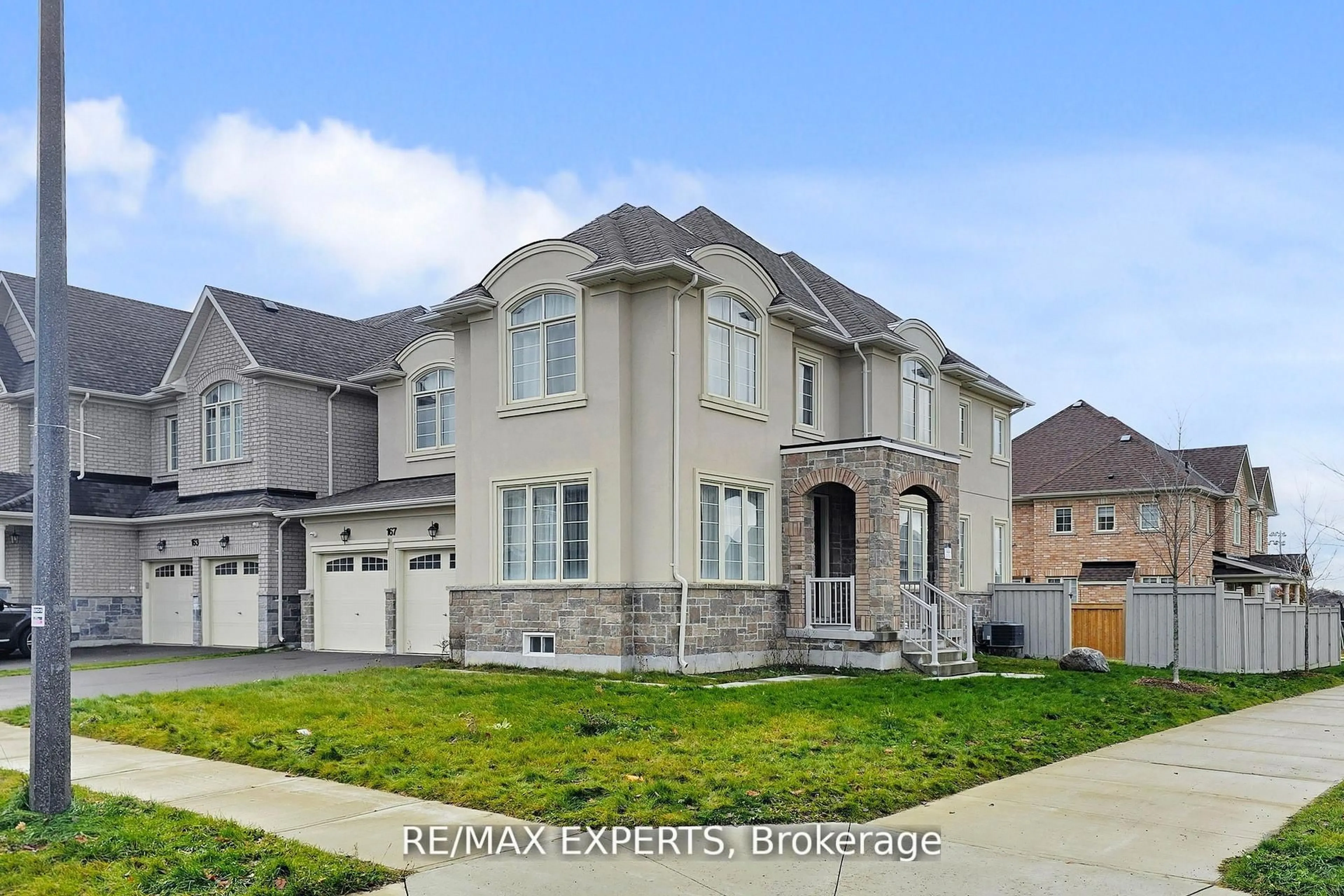 Home with brick exterior material, street for 167 Frederick Pearson St, East Gwillimbury Ontario L9N 0Y8