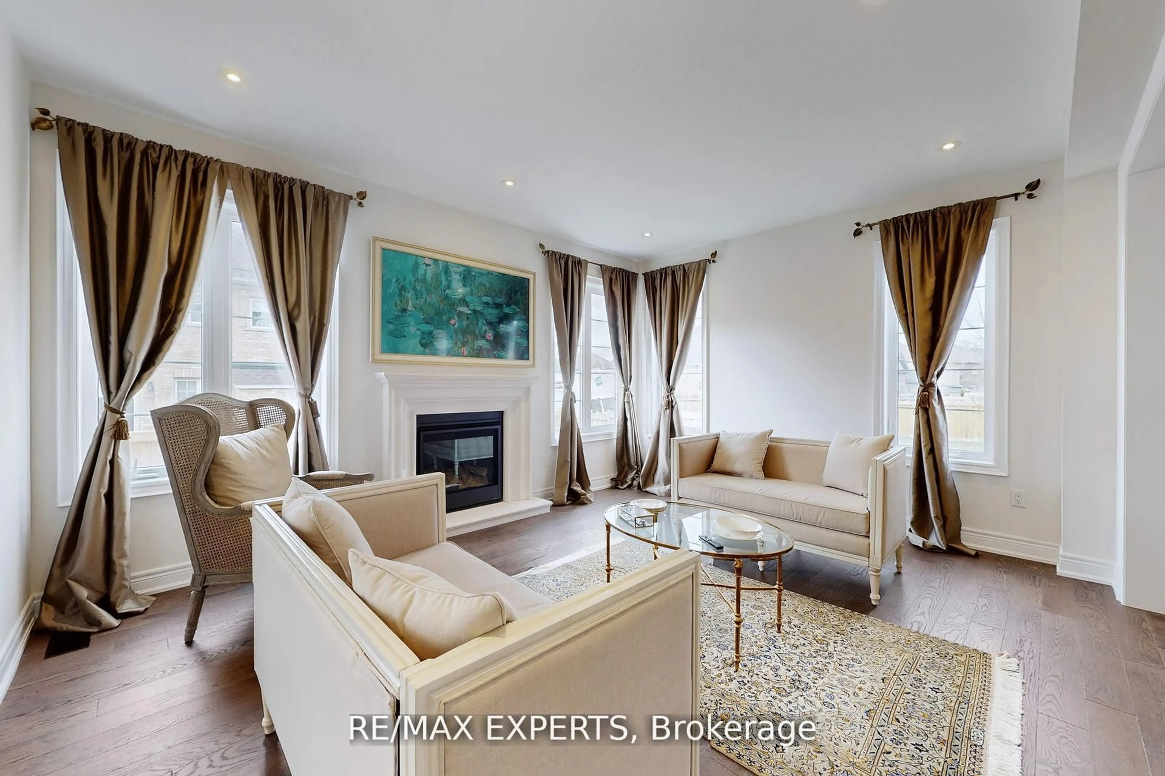 Living room with furniture, unknown for 167 Frederick Pearson St, East Gwillimbury Ontario L9N 0Y8