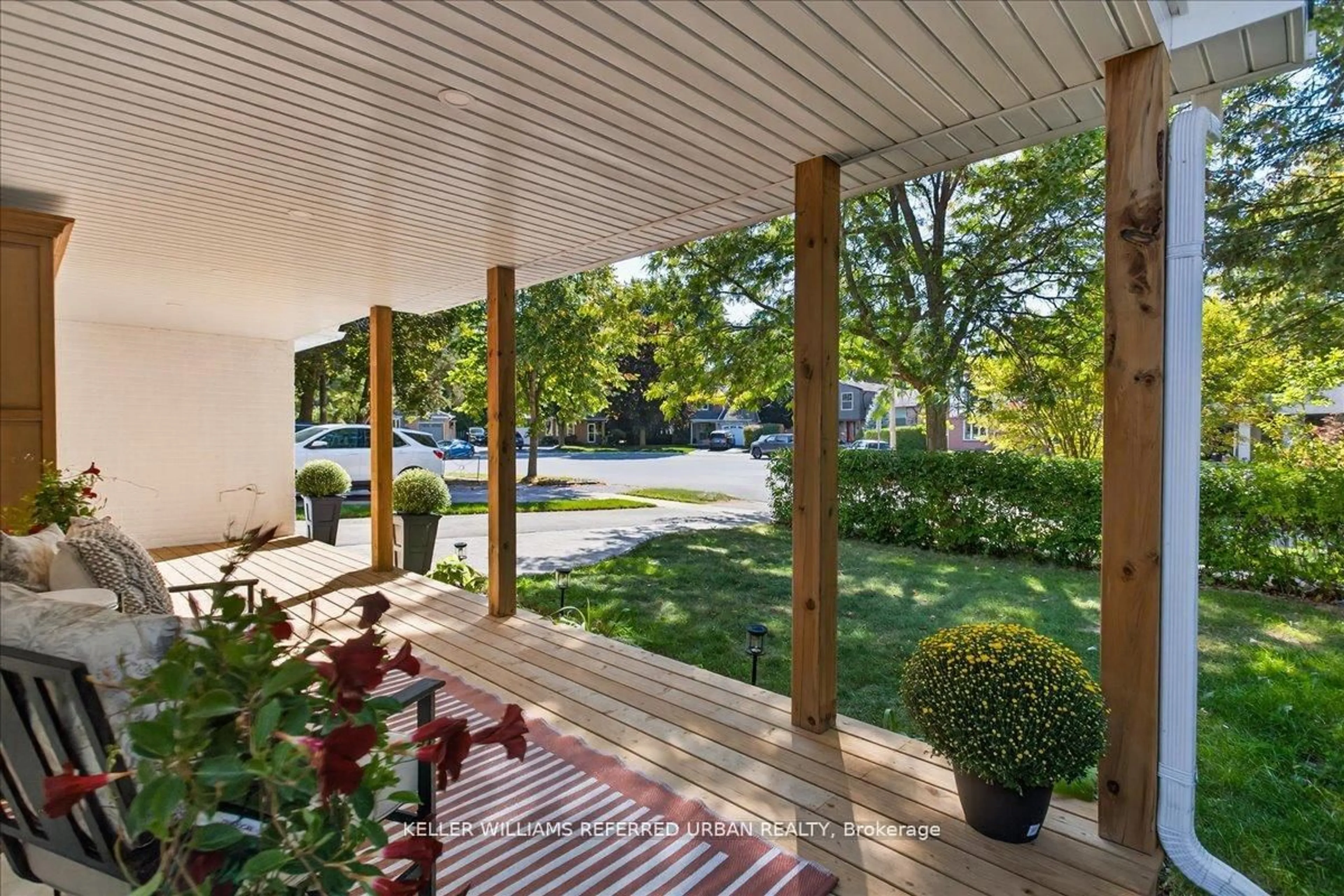 Patio, street for 79 The Boulevard Ave, New Tecumseth Ontario L0G 1W0