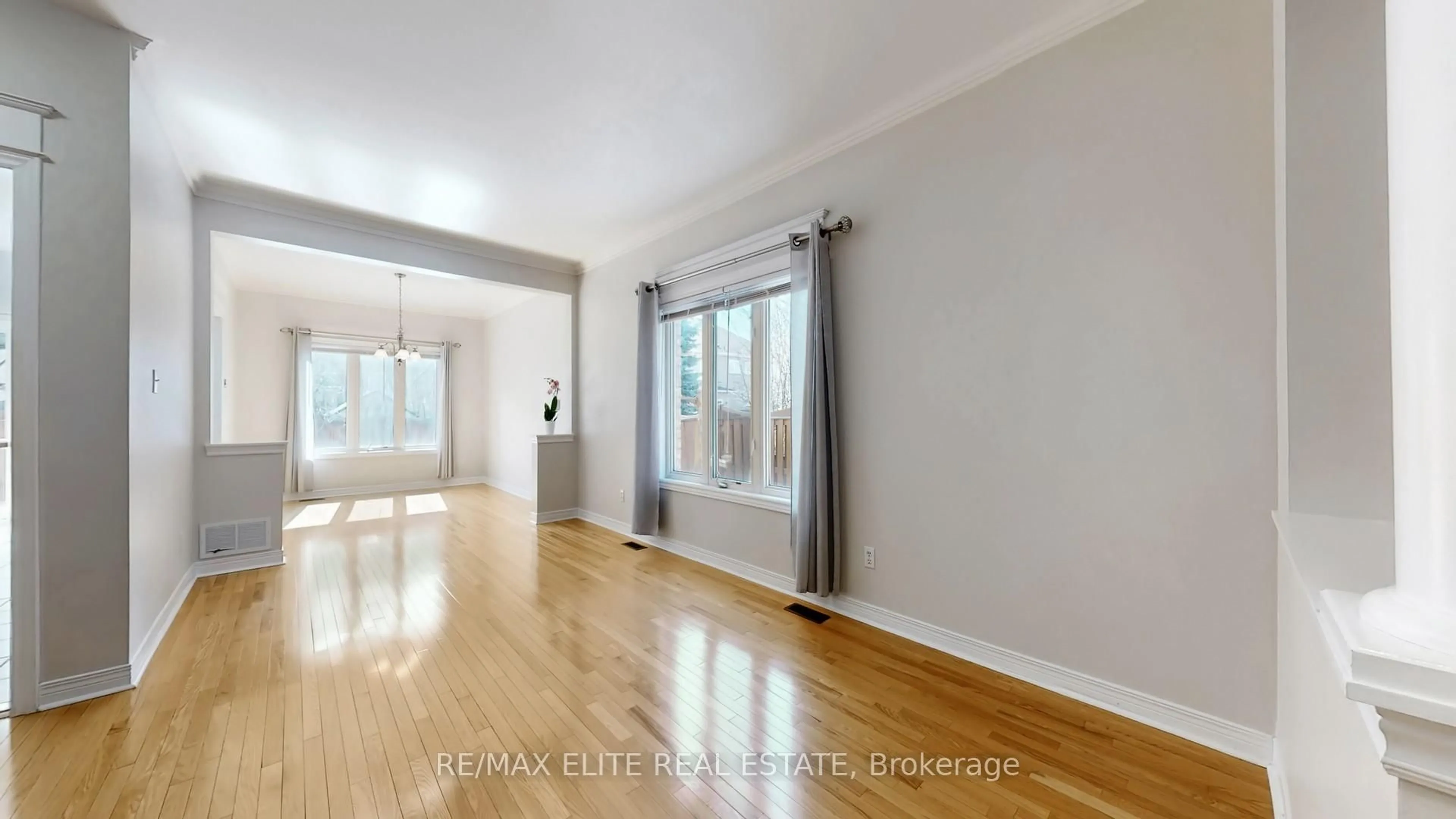 Unknown for 62 Macedonia Crt, Newmarket Ontario L3X 2W8