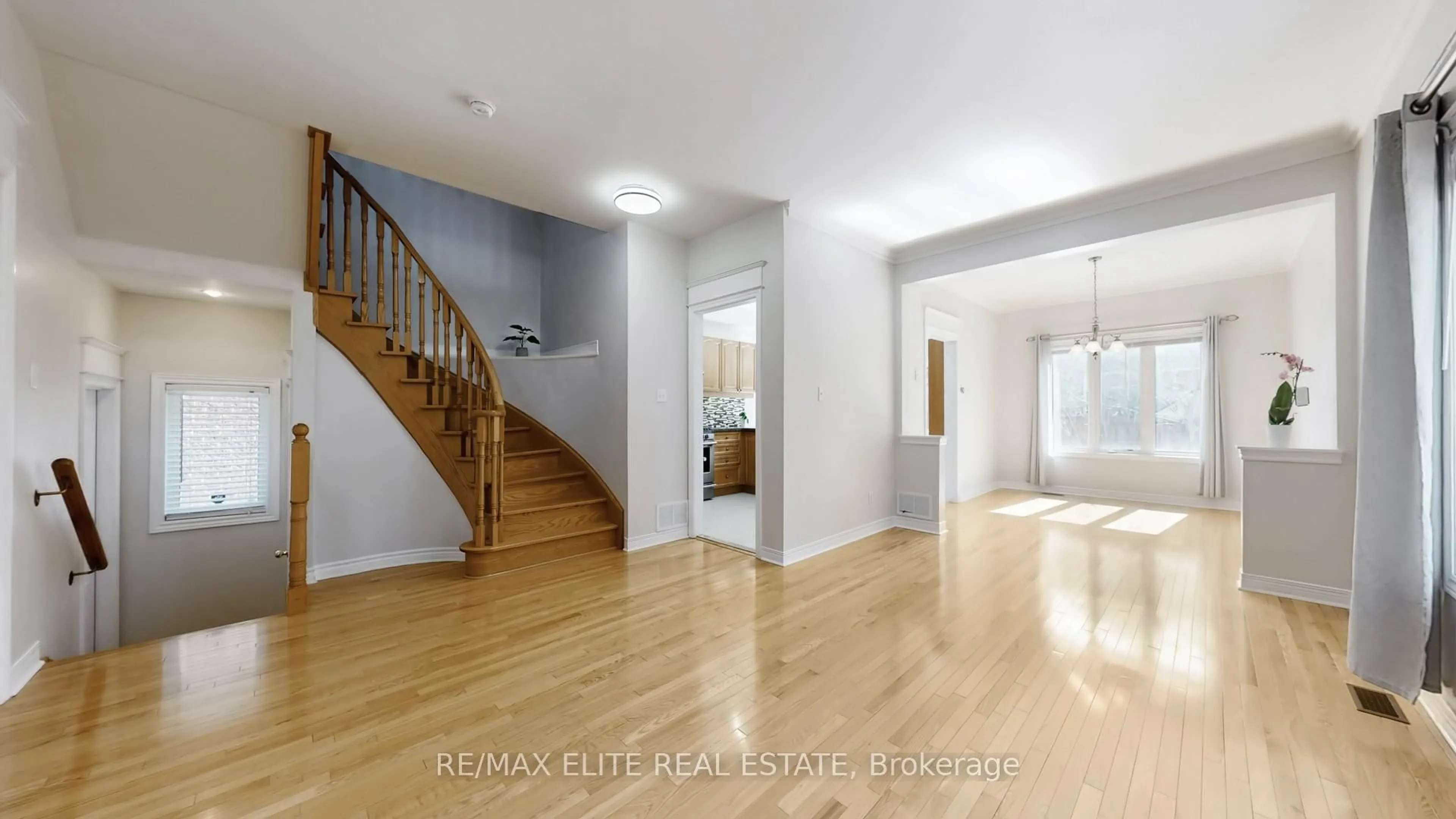 Unknown for 62 Macedonia Crt, Newmarket Ontario L3X 2W8