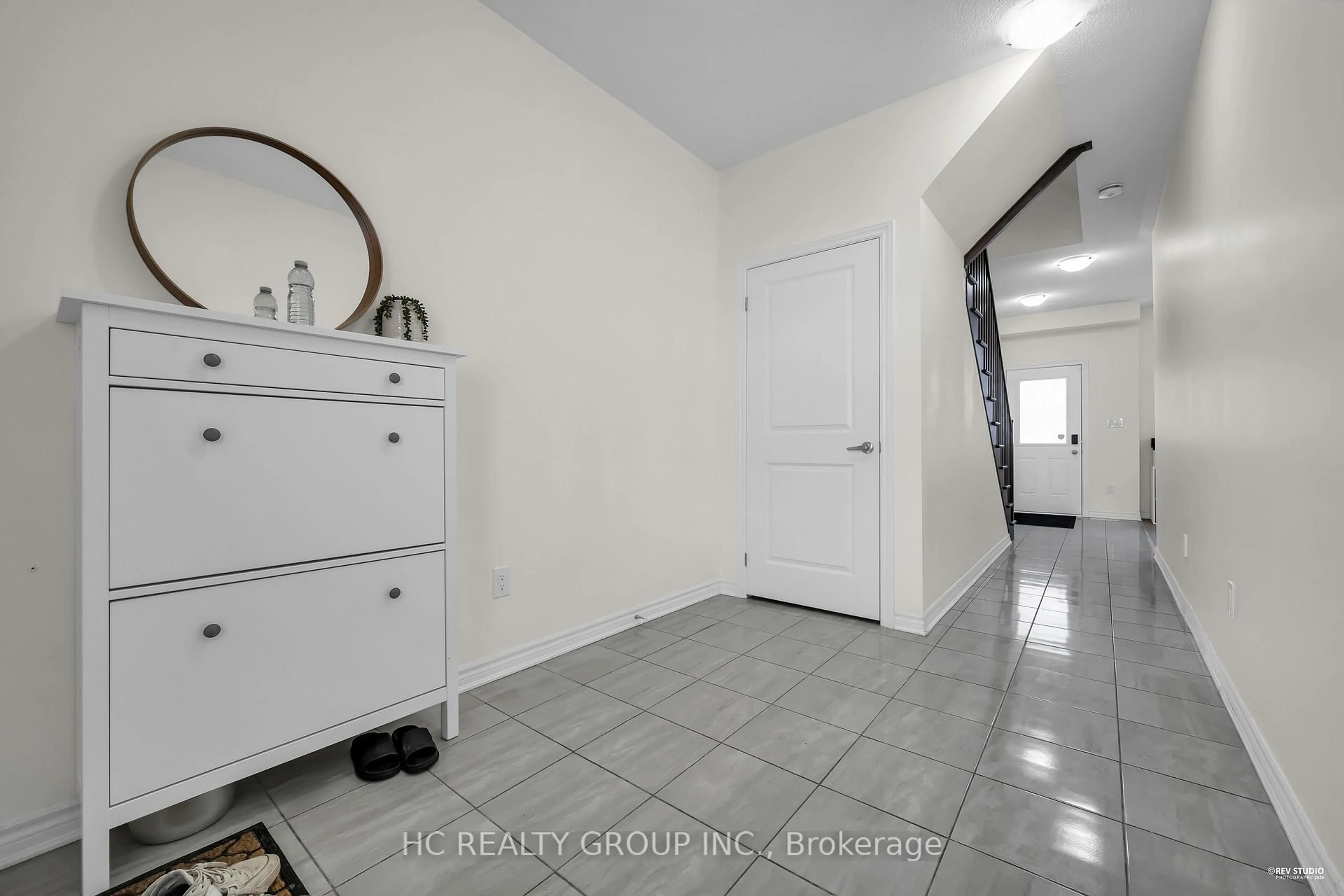 Indoor entryway for 64 Chicago Lane, Markham Ontario L6E 0V6