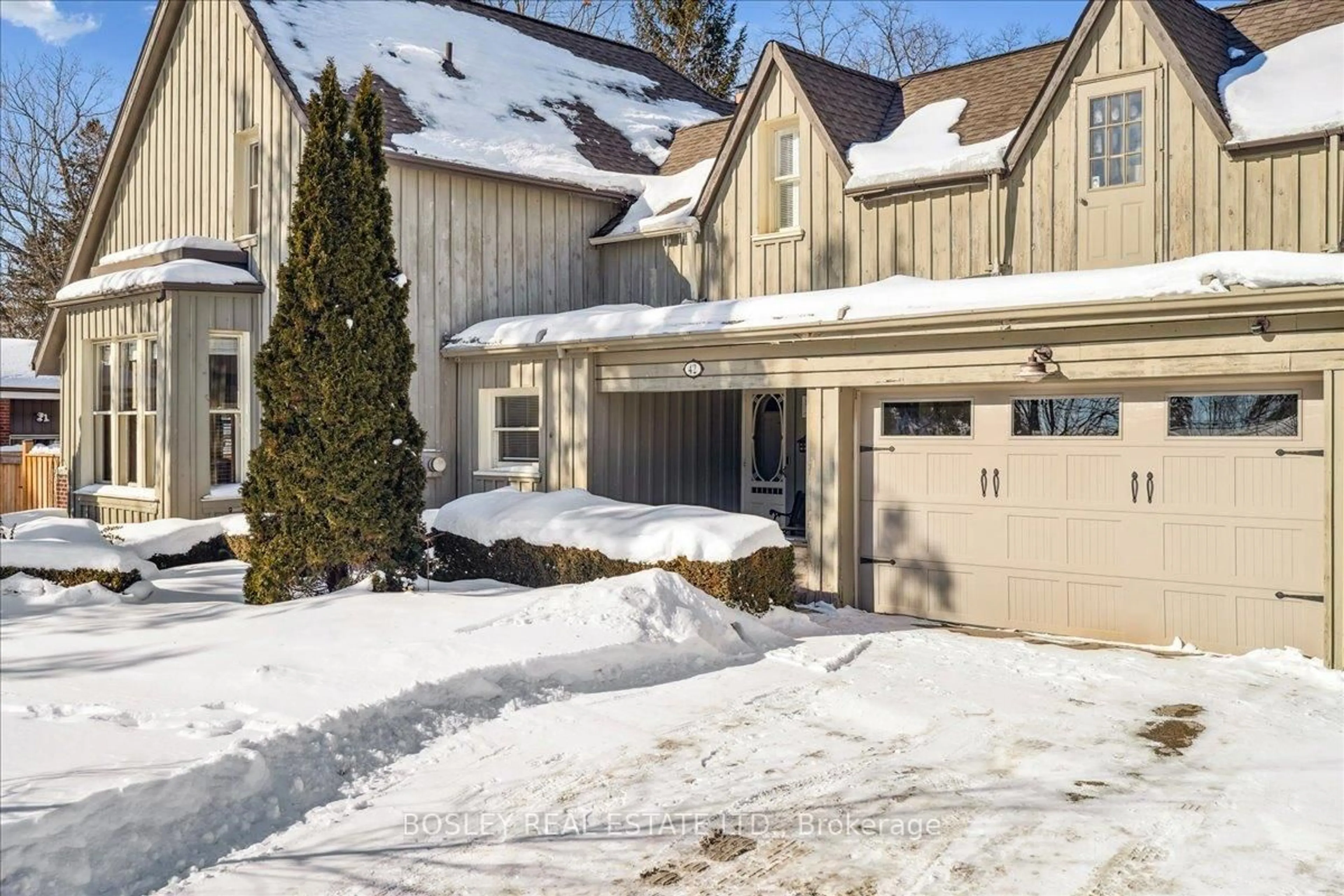 Unknown for 42 Royal Rd, Aurora Ontario L4G 1A9