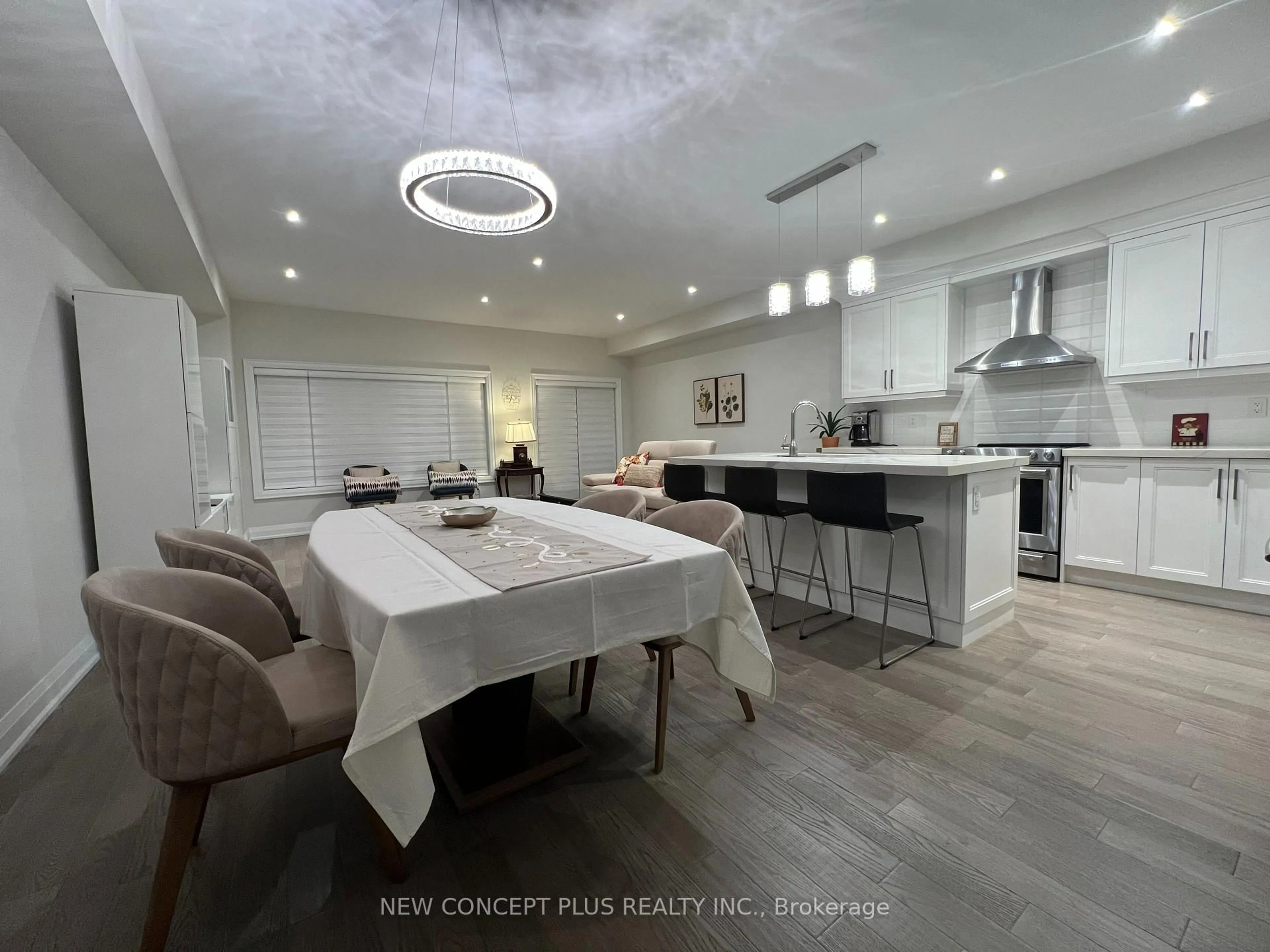 Open concept kitchen, unknown for 23 Lowther Ave, Richmond Hill Ontario L4E 2Z7