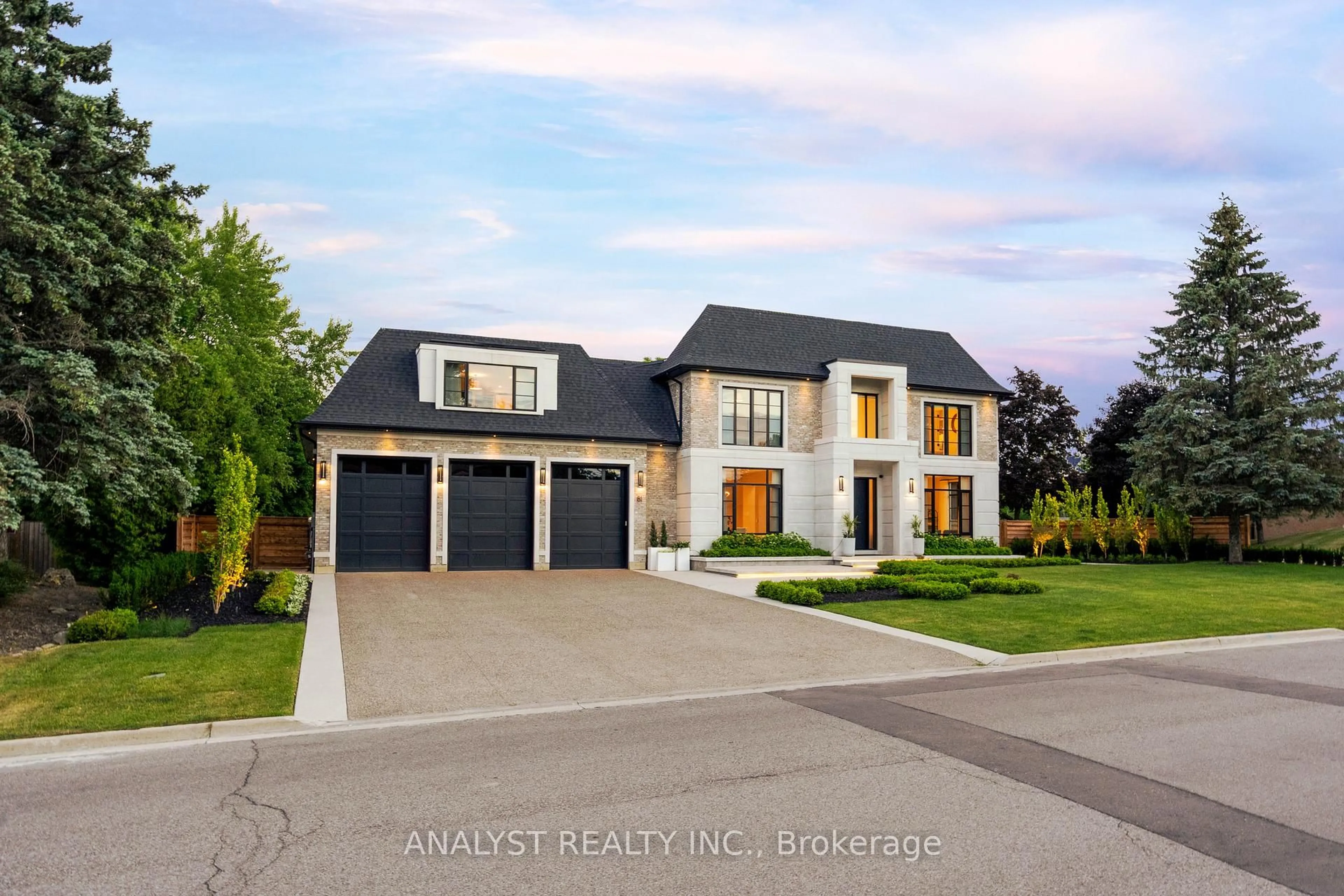 Home with brick exterior material, street for 81 Ellis Ave, King Ontario L0G 1N0