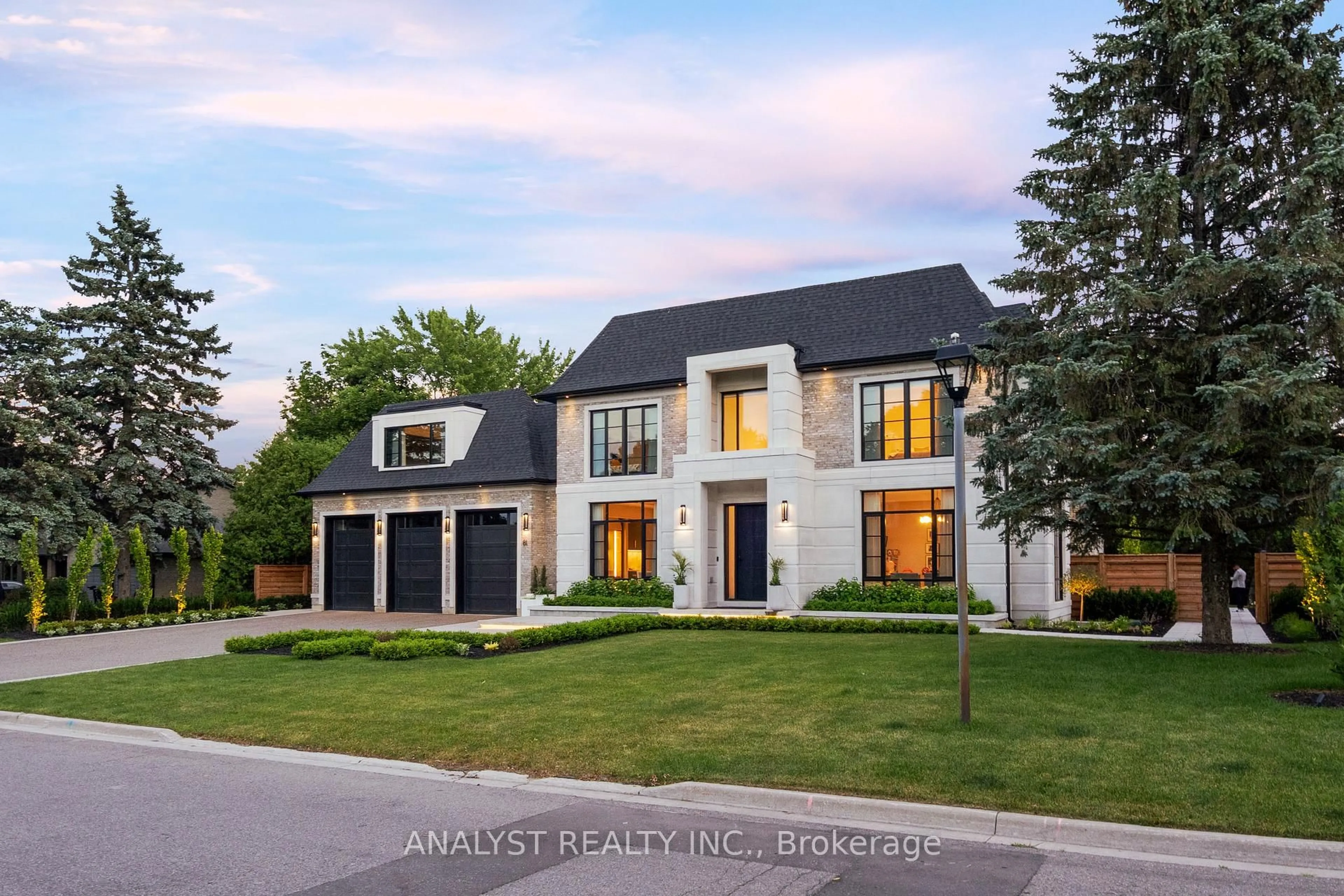 Home with brick exterior material, street for 81 Ellis Ave, King Ontario L0G 1N0