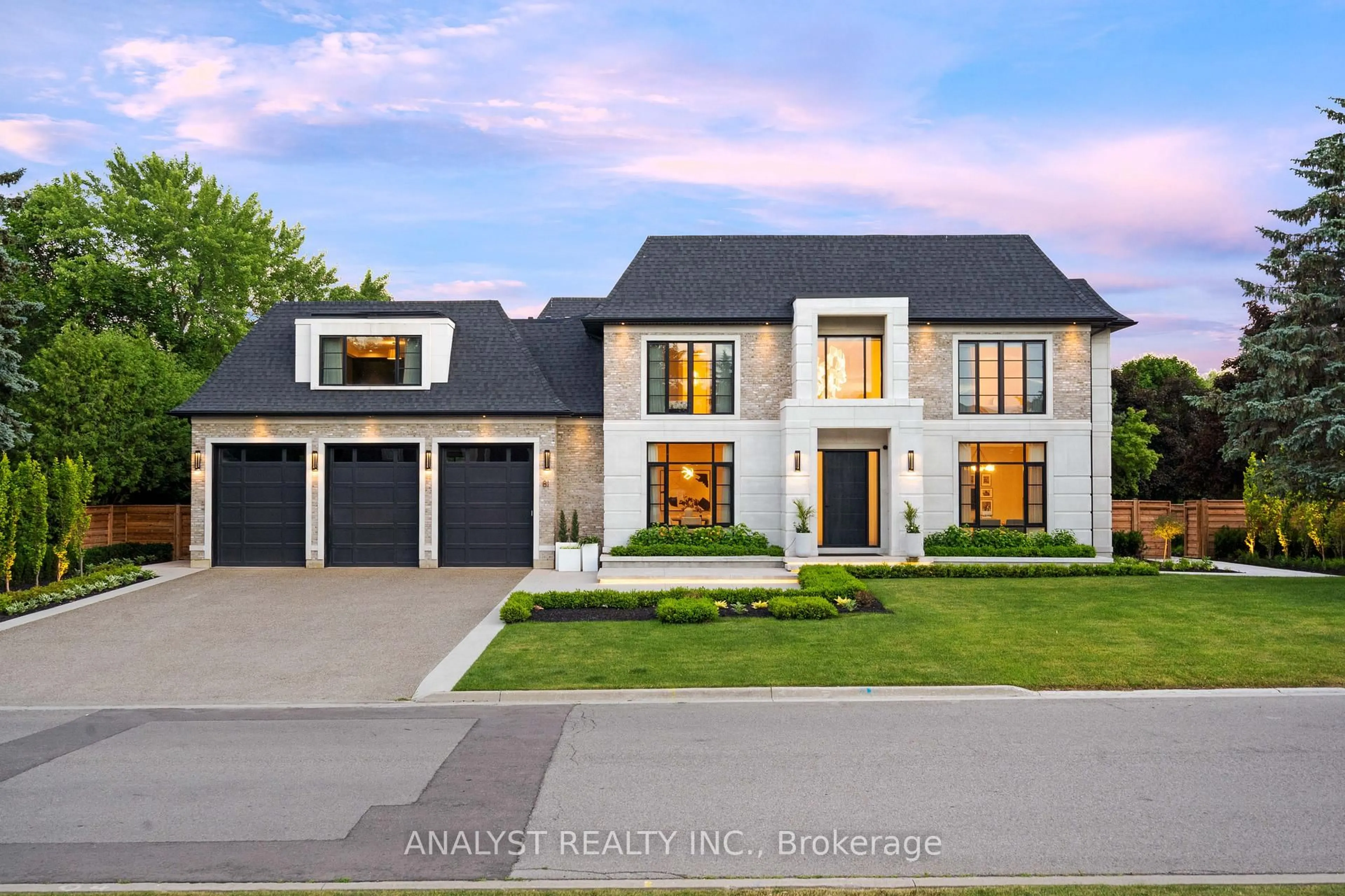 Home with brick exterior material, street for 81 Ellis Ave, King Ontario L0G 1N0