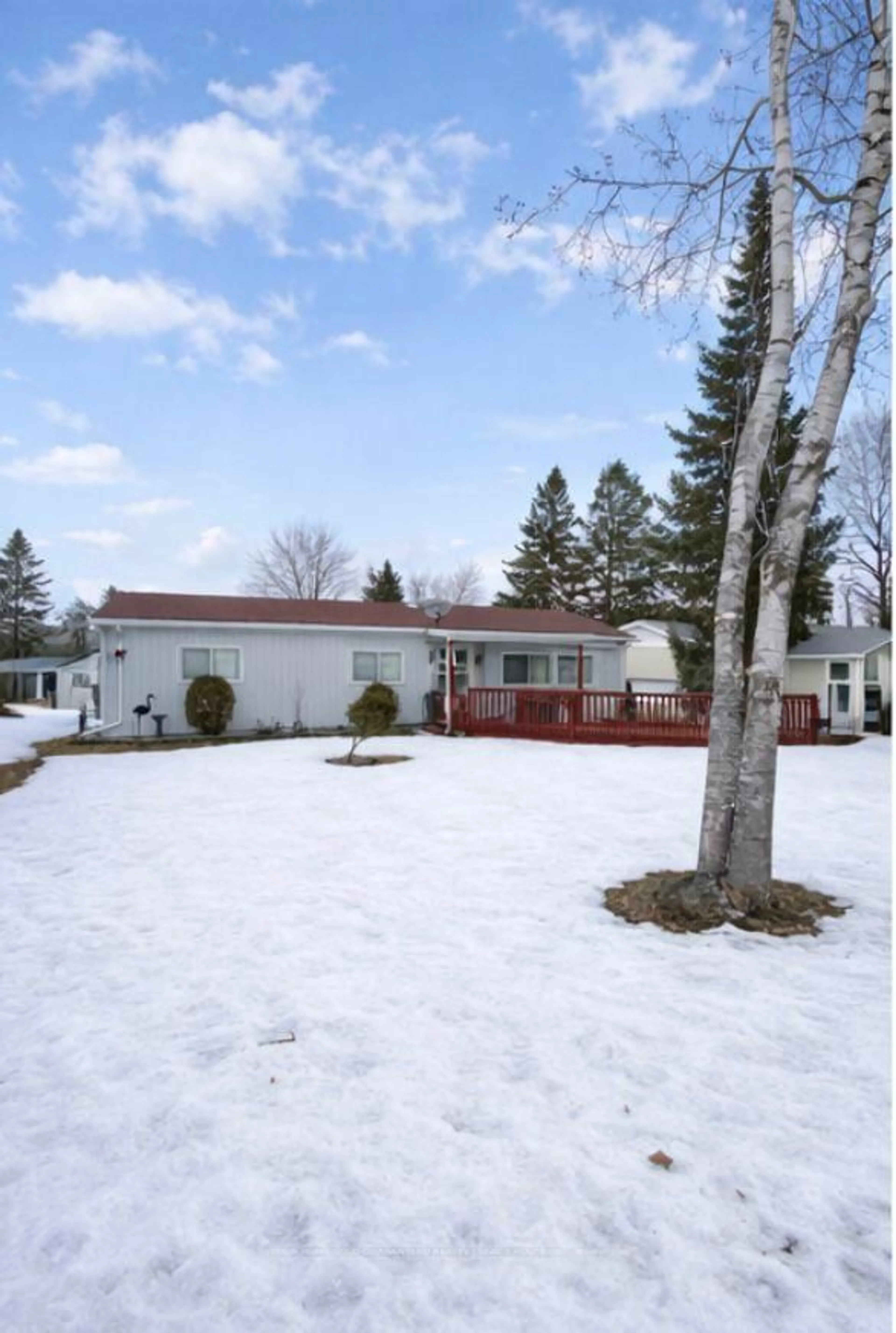 Home with vinyl exterior material, street for 6 Pinehill Crt, Innisfil Ontario L9S 1R5