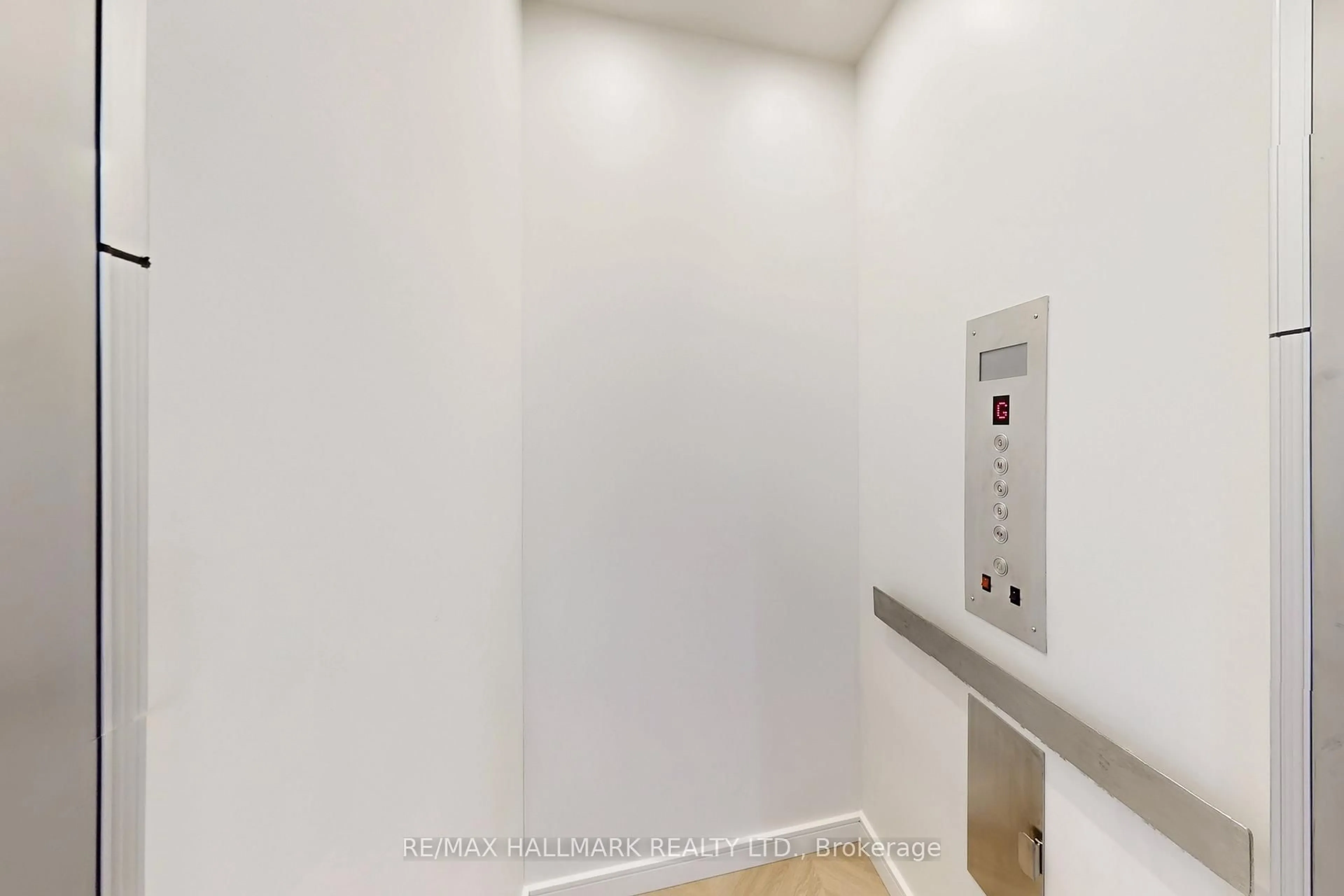 A pic of a room for 31 Naughton Dr, Richmond Hill Ontario L4C 4M6