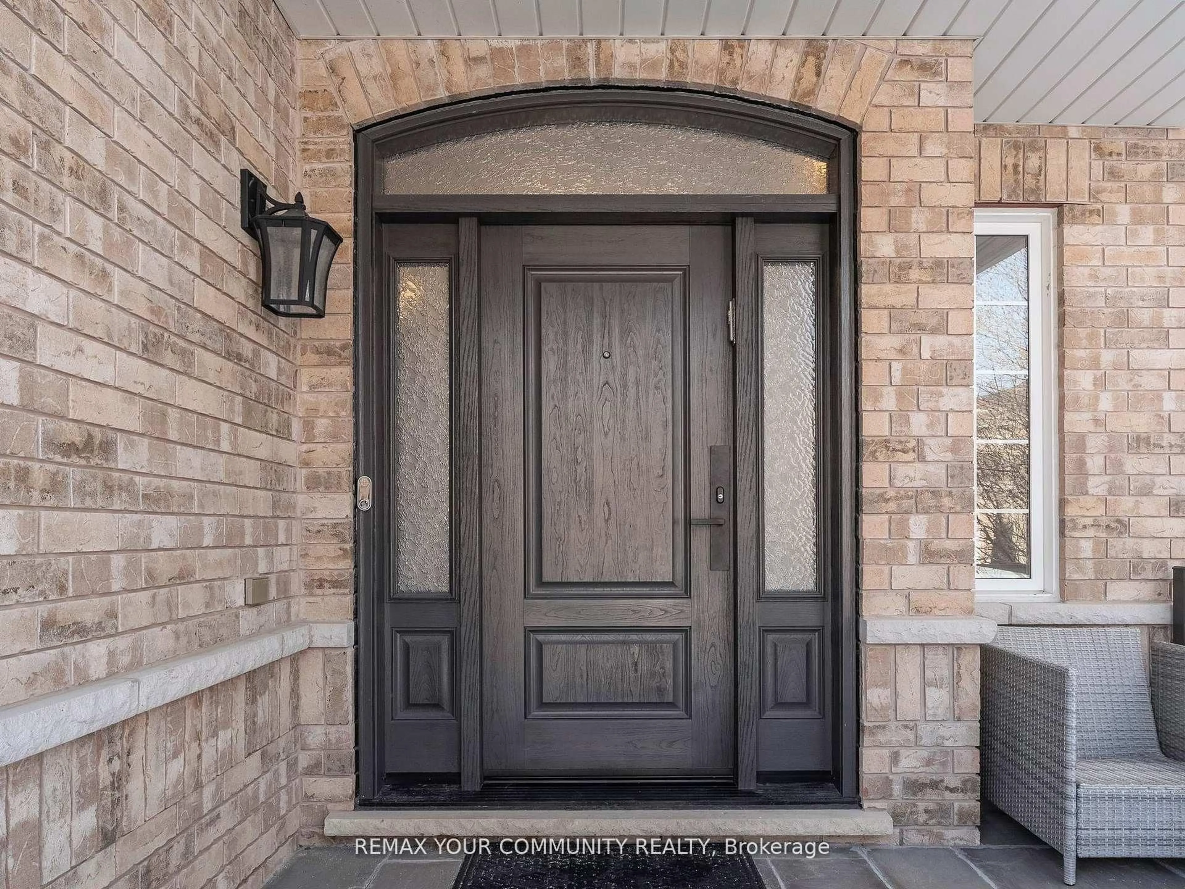 Indoor entryway for 32 D'Eva Dr, Vaughan Ontario L4J 0G1