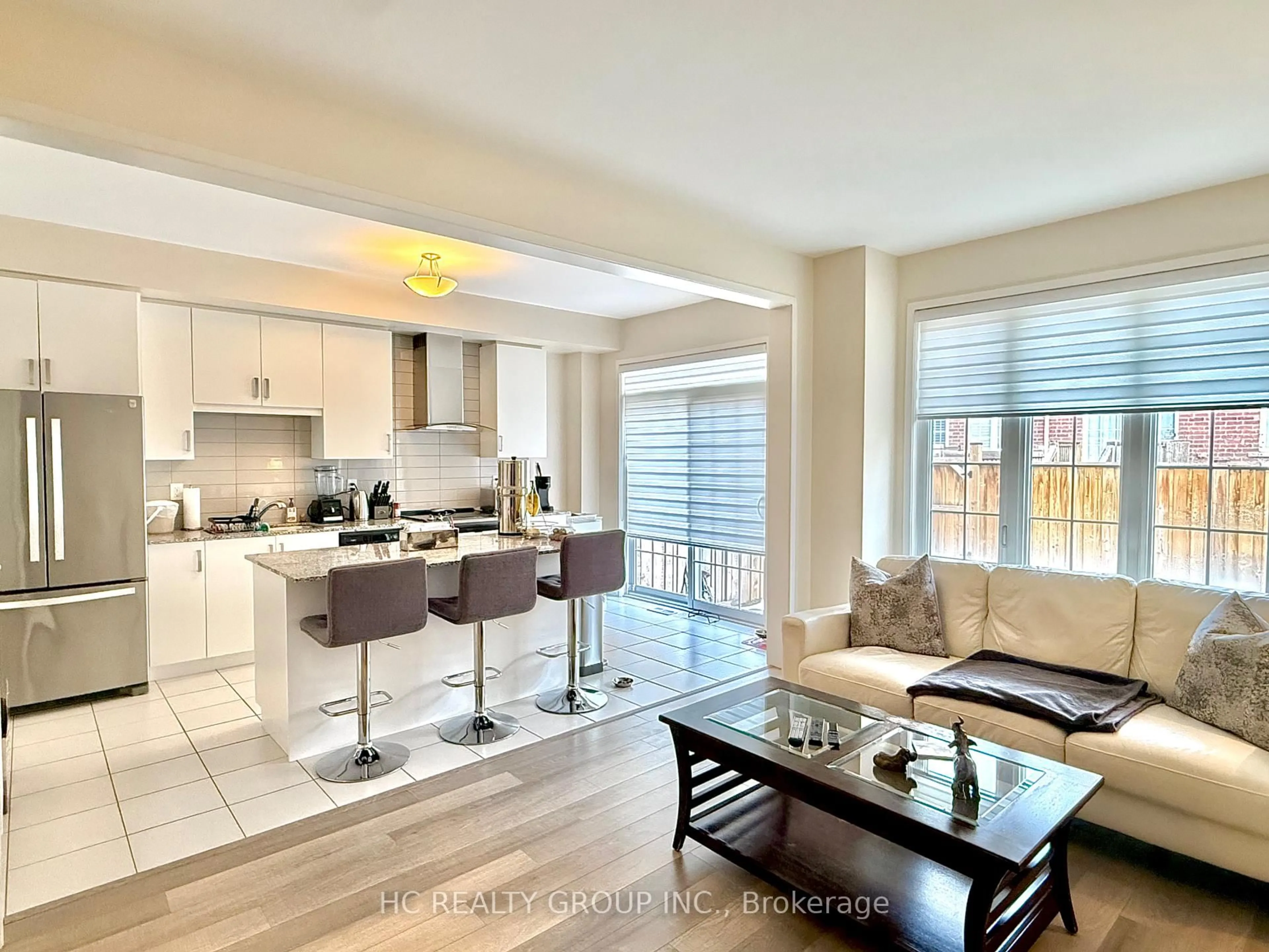 Open concept kitchen, ceramic/tile floor for 4 Sand Hill Mews, Vaughan Ontario L6A 4Y4