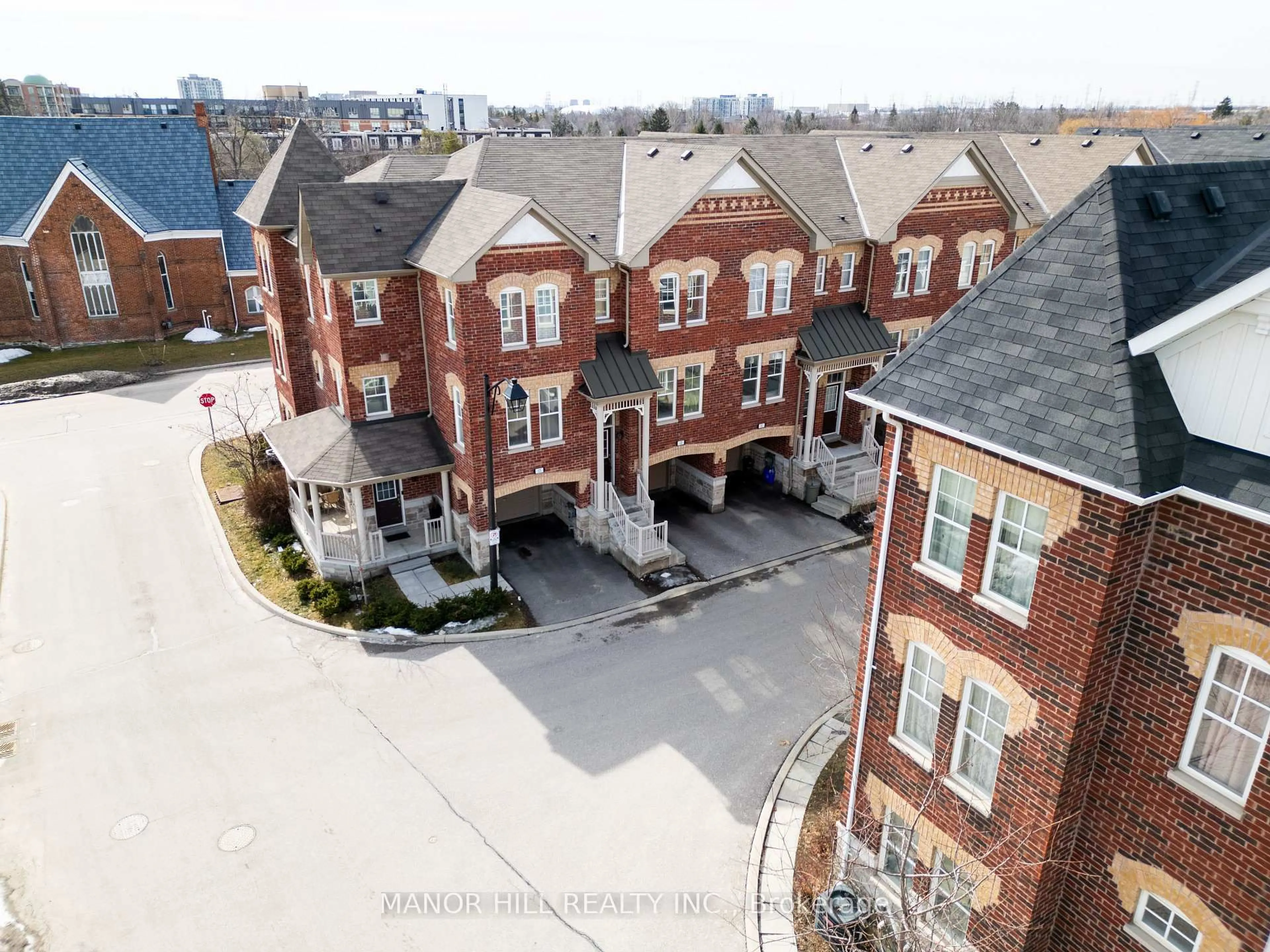 A pic from outside/outdoor area/front of a property/back of a property/a pic from drone, unknown for 10 Porter Ave #12, Vaughan Ontario L4L 0H1