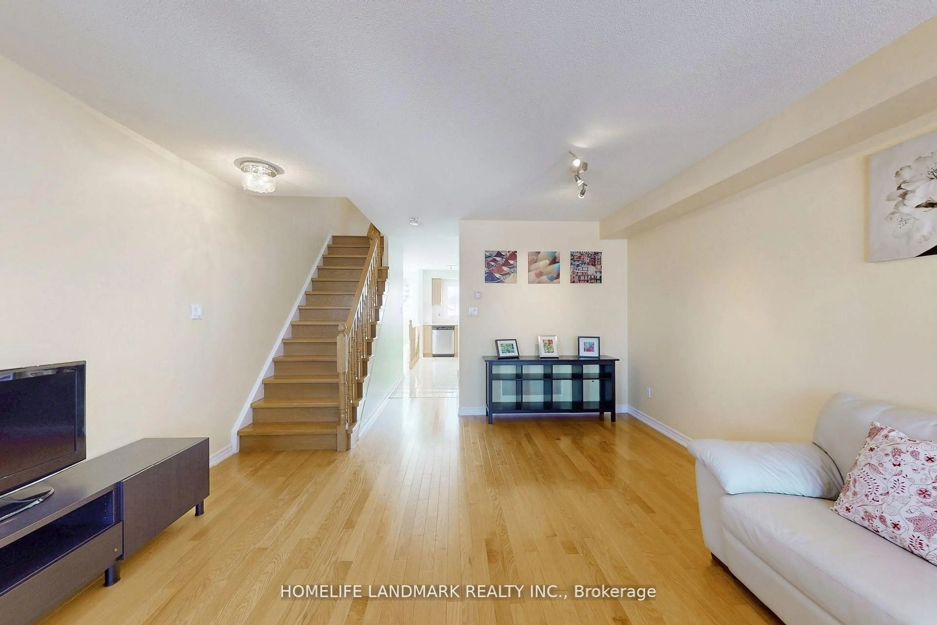 Unknown for 323 Caboto Tr, Markham Ontario L3R 1L2