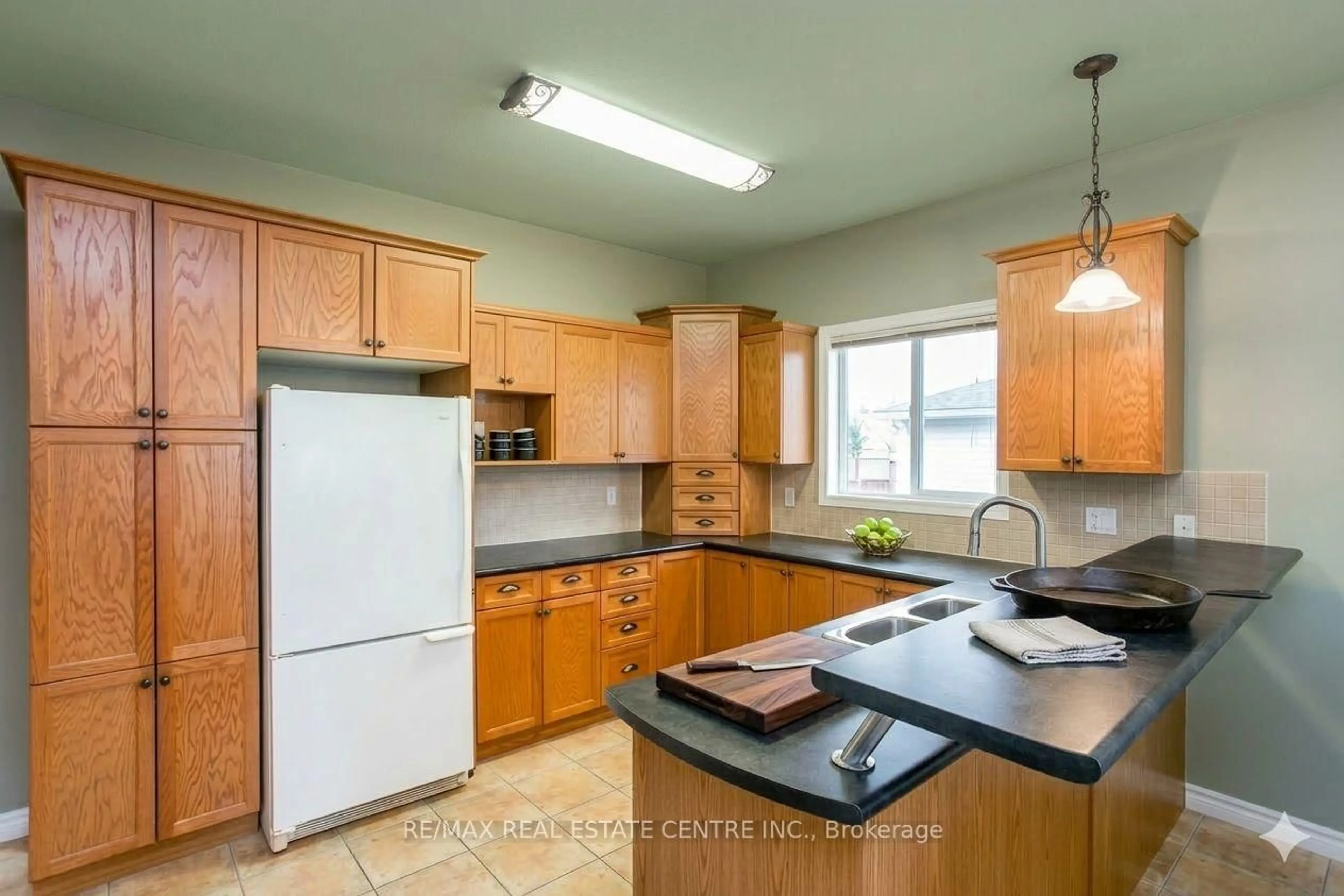 Standard kitchen, unknown for 103 Armeda Clow Cres, Essa Ontario L0M 1B2