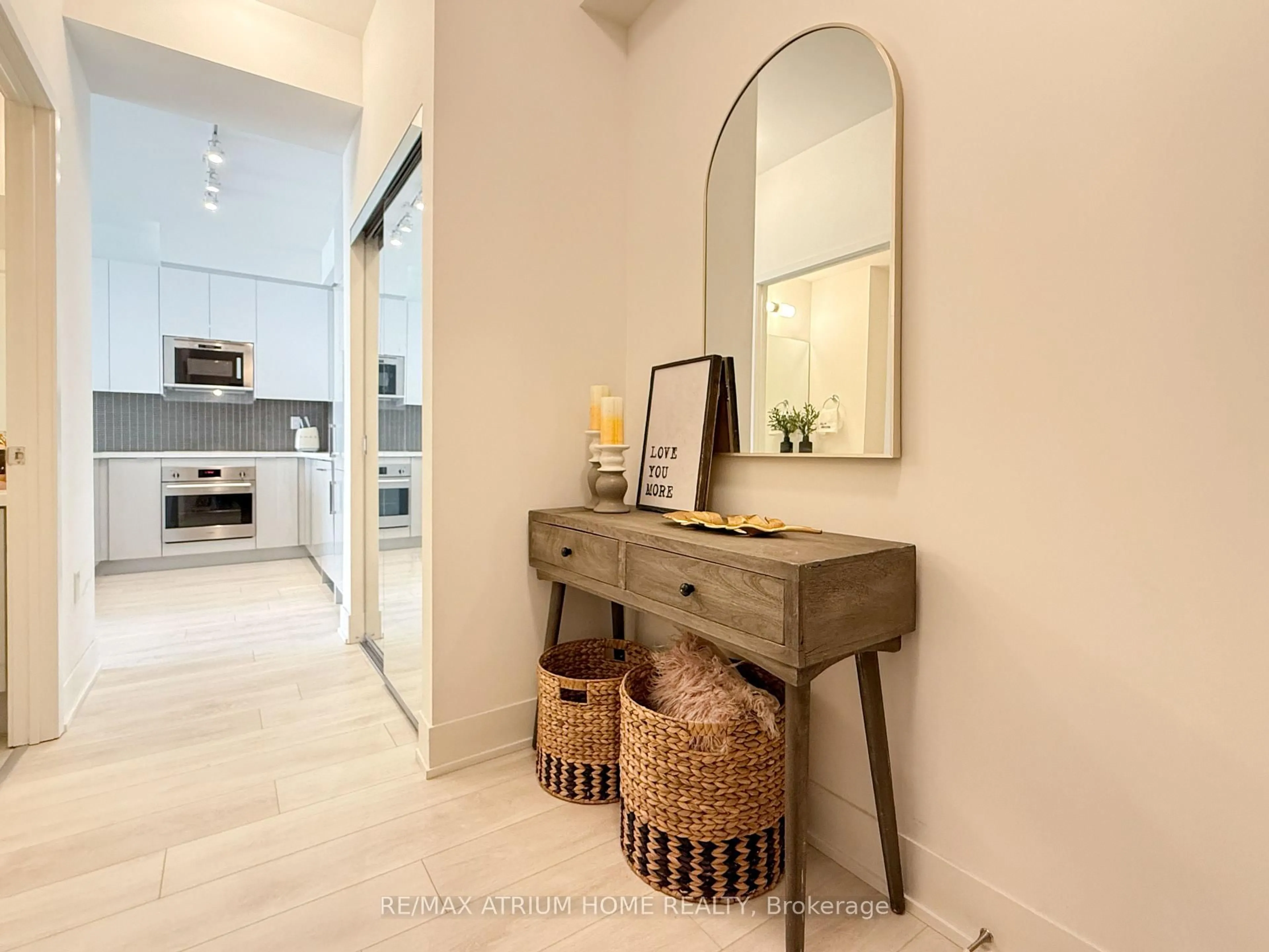 Indoor entryway for 2916 Highway 7 Rd #1210, Vaughan Ontario L4K 0K6