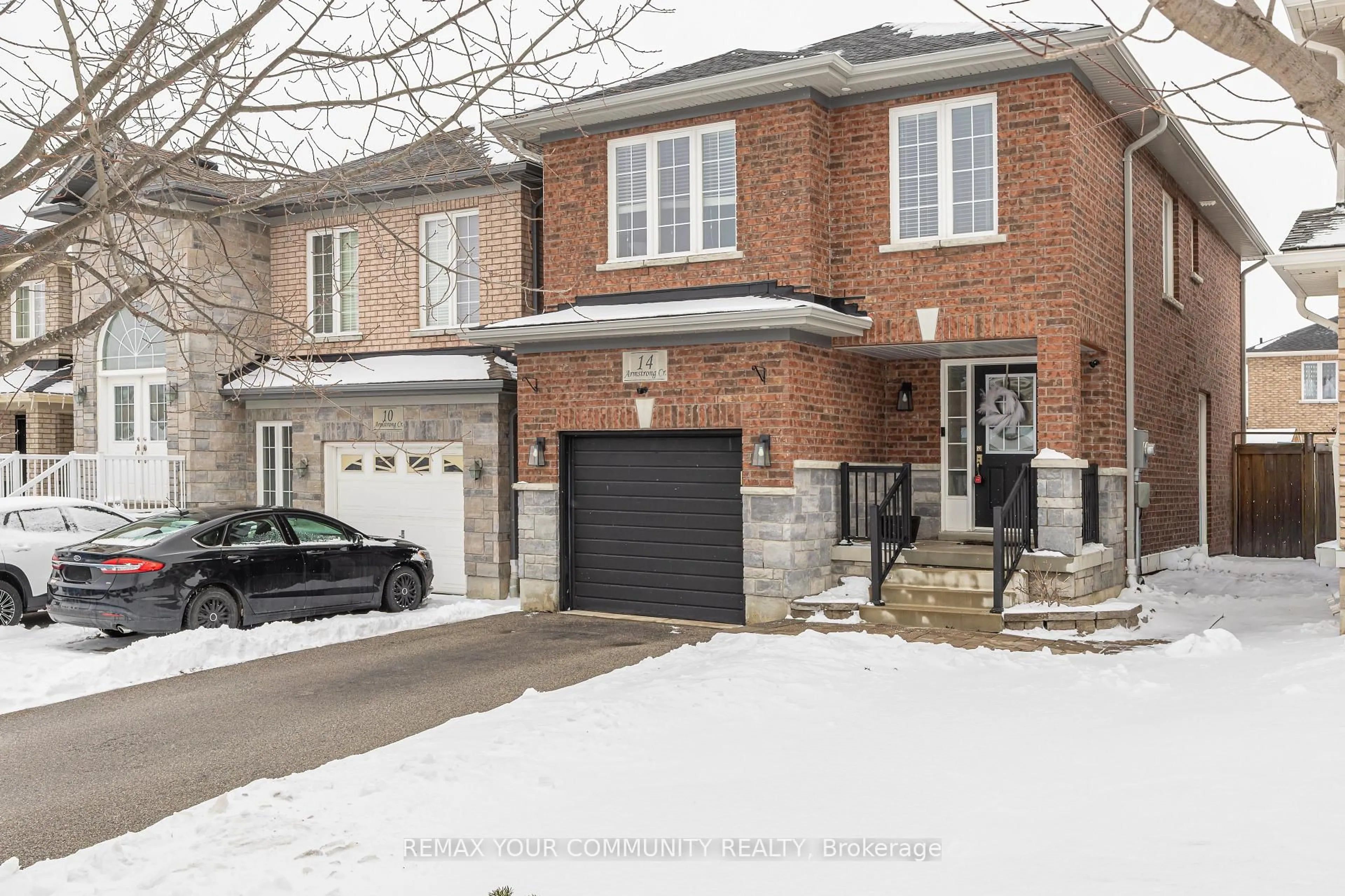 Home with brick exterior material, street for 14 Armstrong Cres, Bradford West Gwillimbury Ontario L3Z 0L1