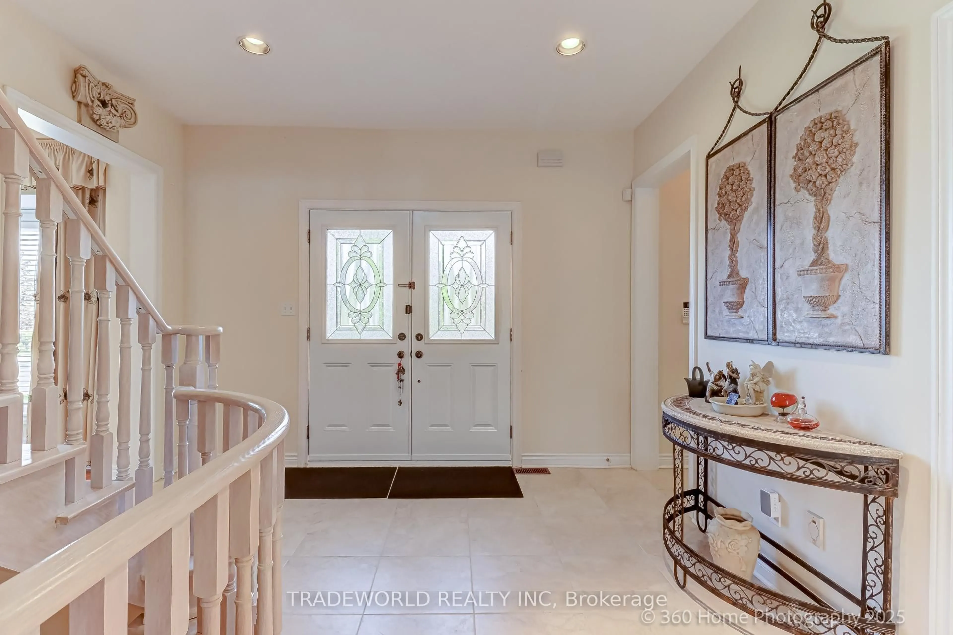Indoor entryway for 80 Eyer Dr, Markham Ontario L6C 1S3