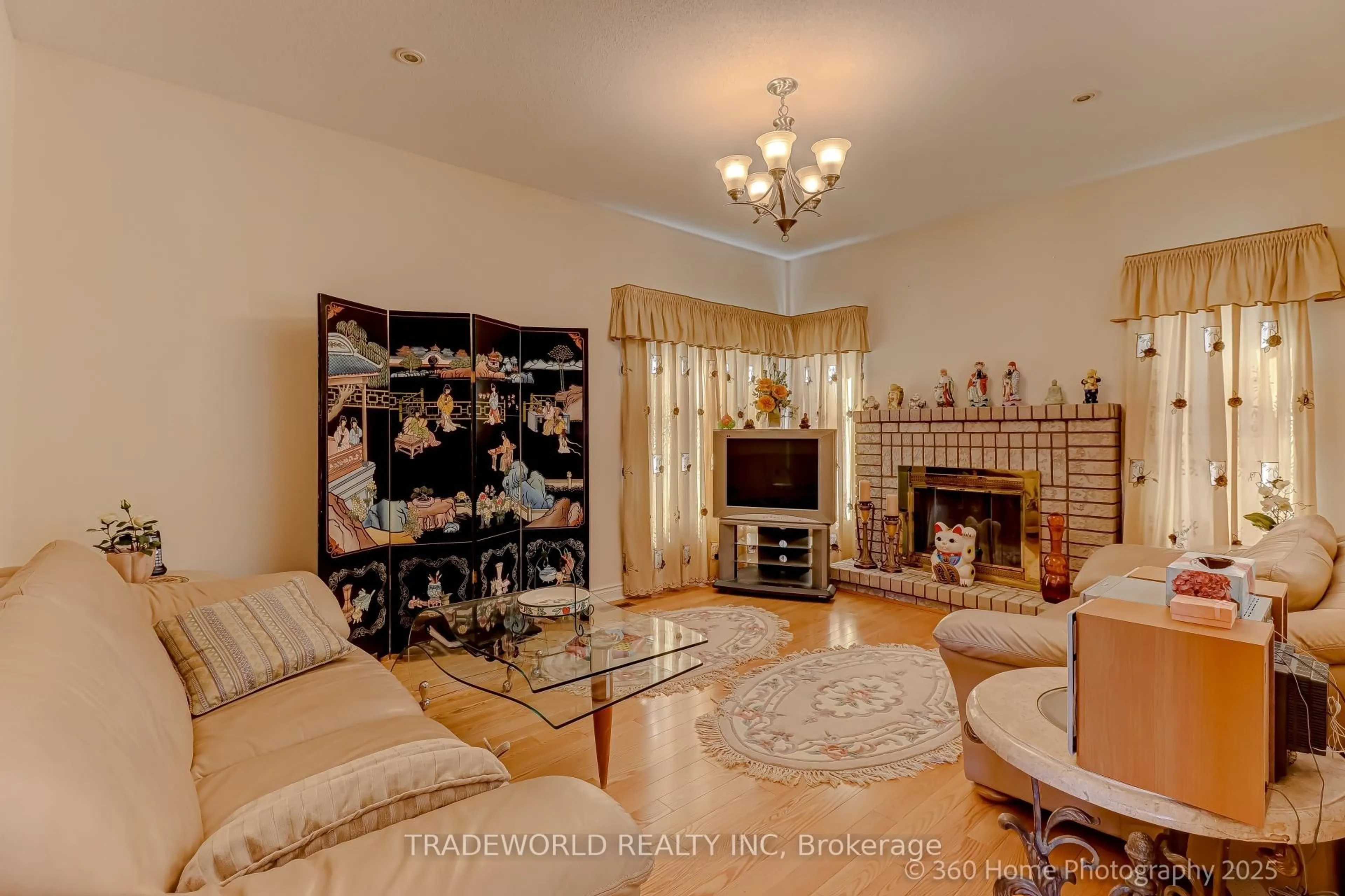 Living room with furniture, unknown for 80 Eyer Dr, Markham Ontario L6C 1S3