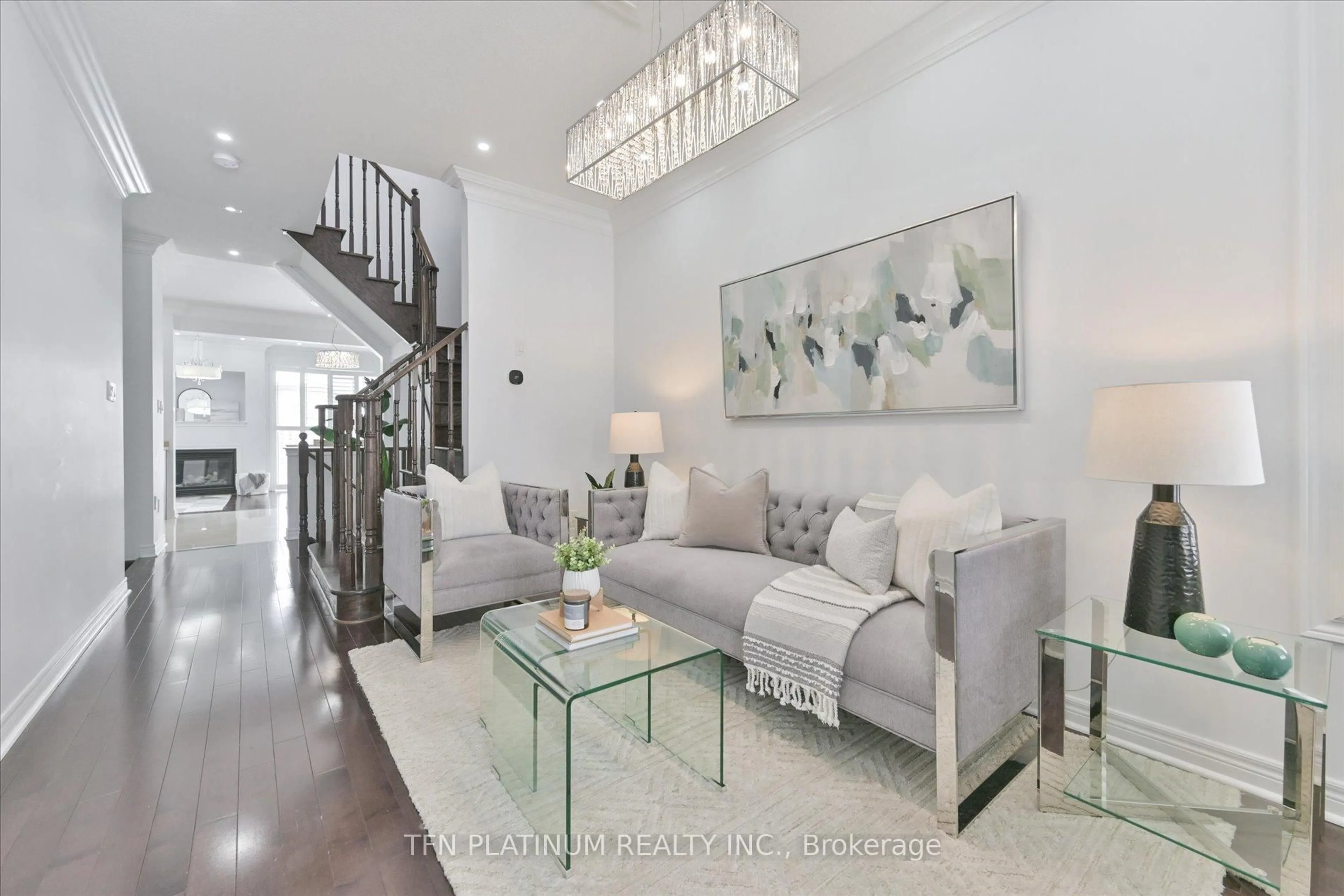 Living room with furniture, unknown for 29 Brown Lane, Whitchurch-Stouffville Ontario L4A 0V1