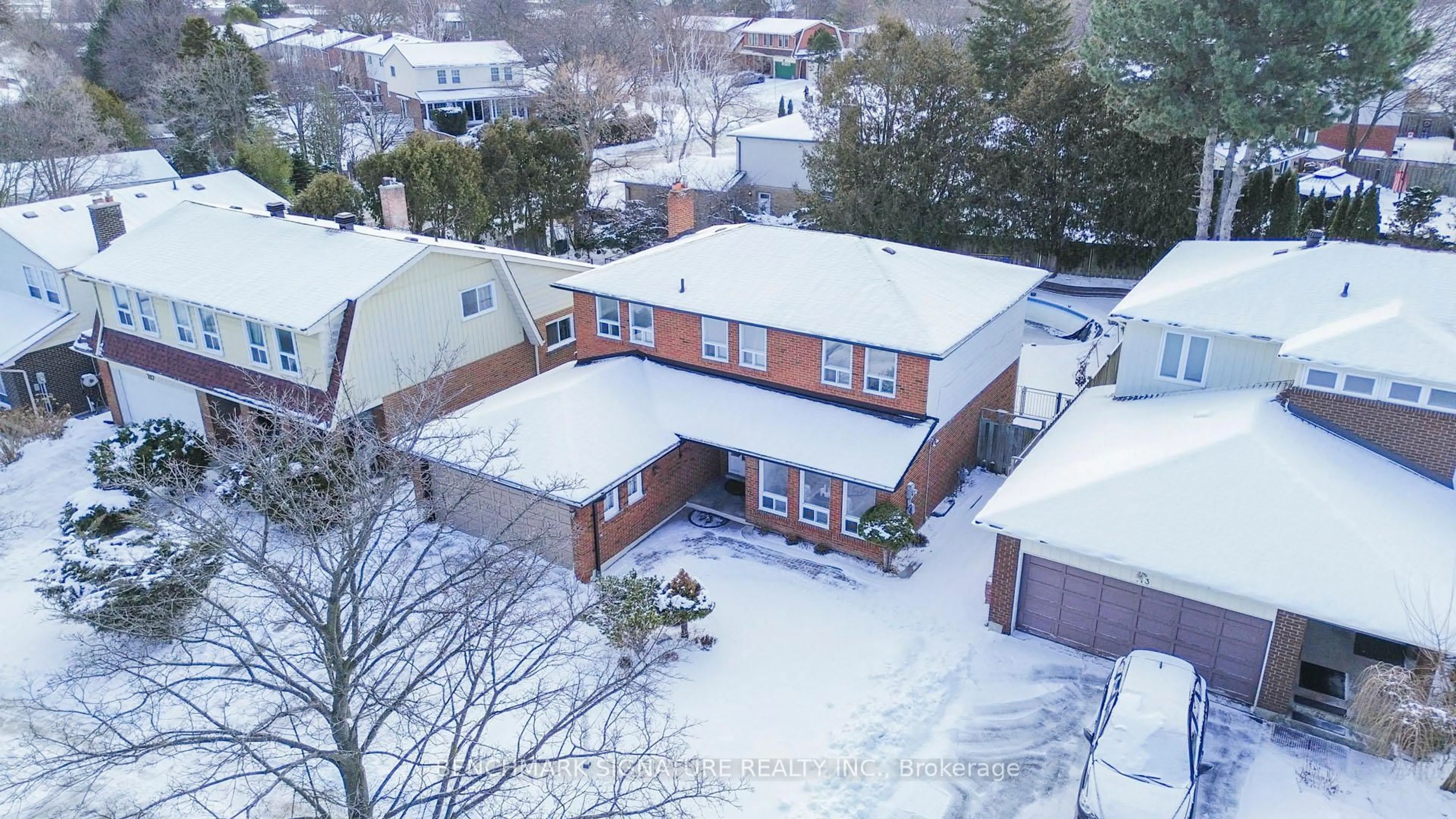 A pic from outside/outdoor area/front of a property/back of a property/a pic from drone, unknown for 115 Simonston Blvd, Markham Ontario L3T 4L9