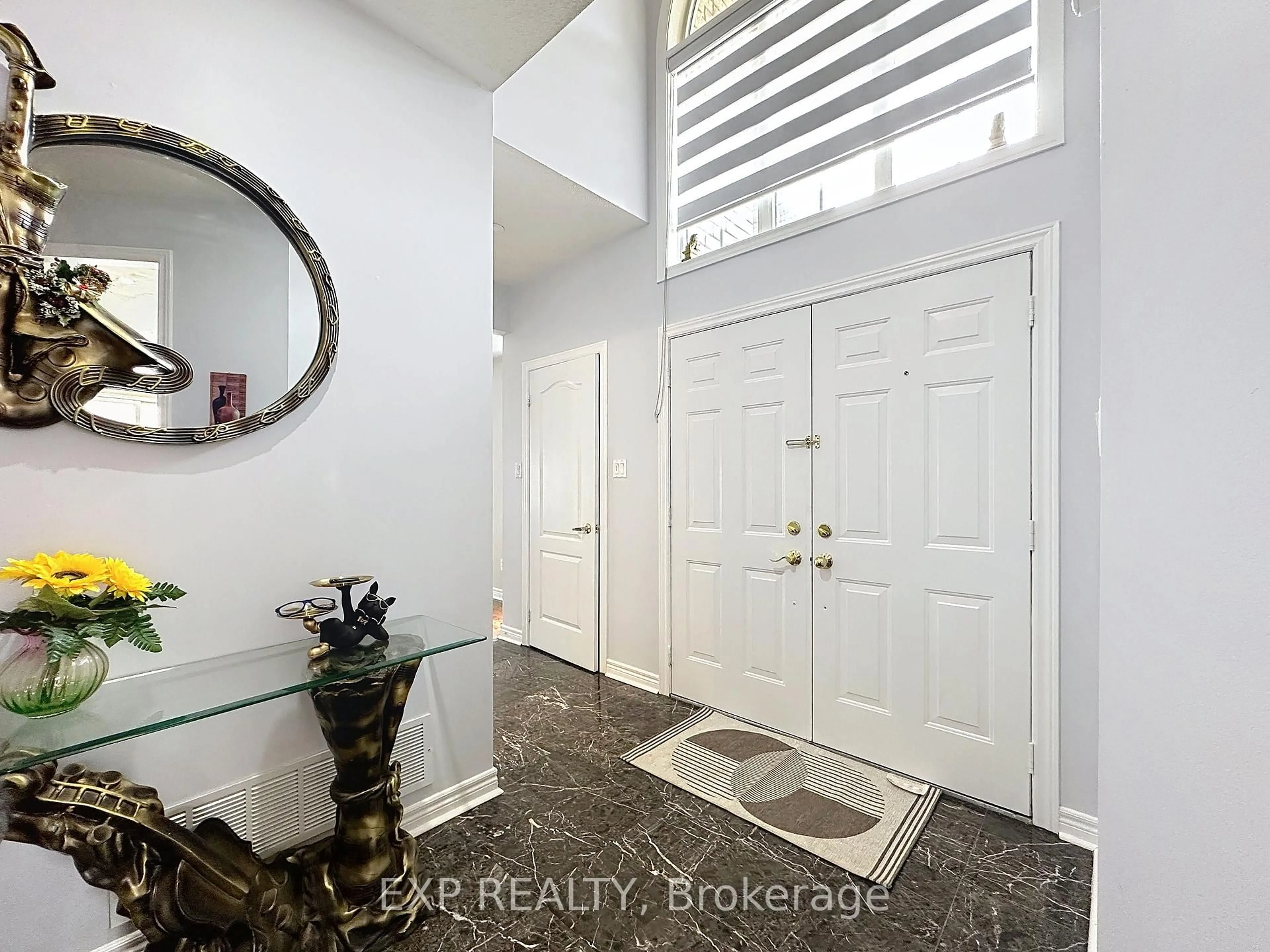 Indoor entryway for 129 Ledge Rock Dr, Vaughan Ontario L4H 2G7