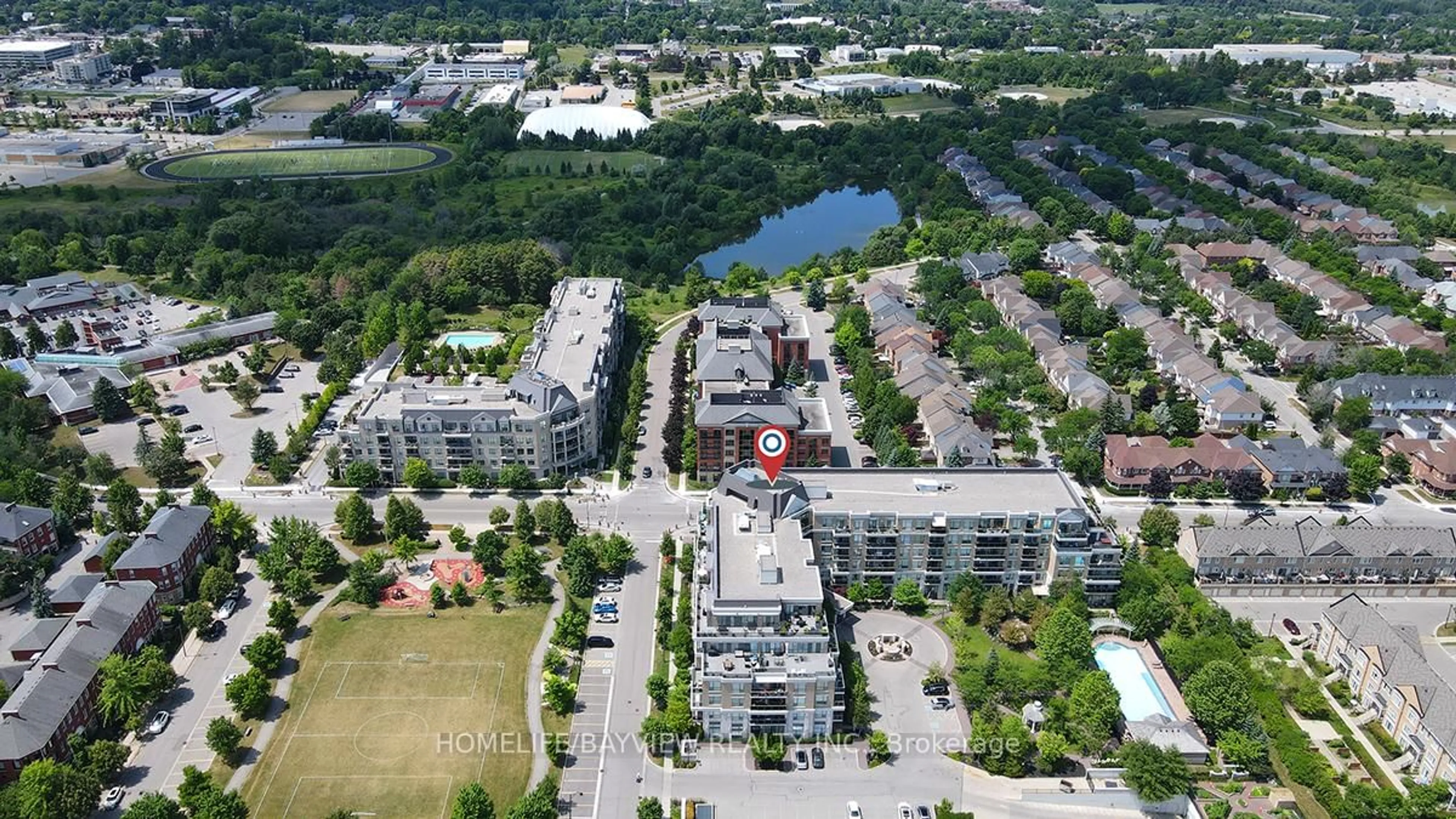 A pic from outside/outdoor area/front of a property/back of a property/a pic from drone, unknown for 111 Civic Square Gate #216, Aurora Ontario L4G 0S6