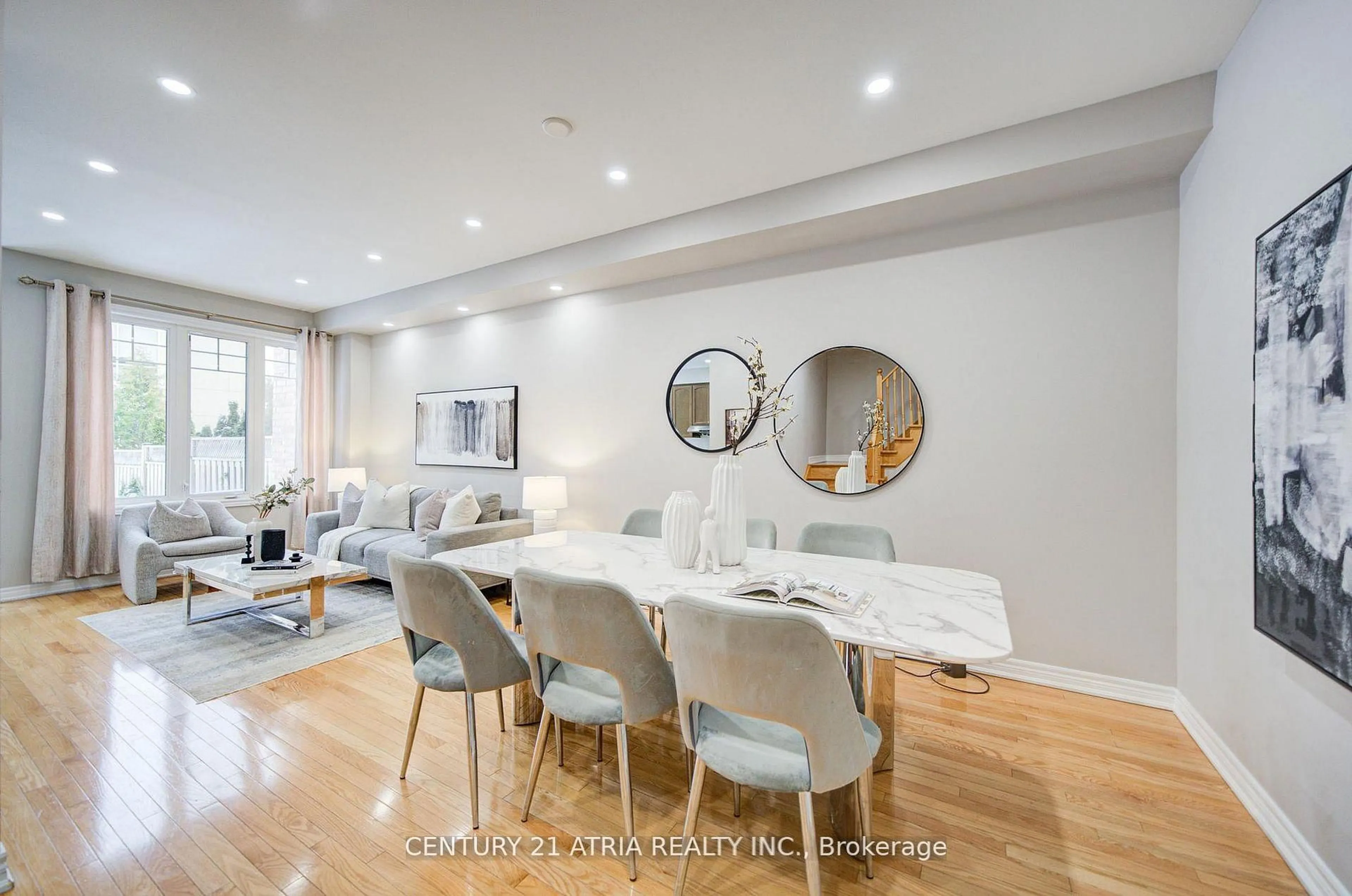 Dining room, wood/laminate floor for 135 Windrow St, Richmond Hill Ontario L4E 4Y4