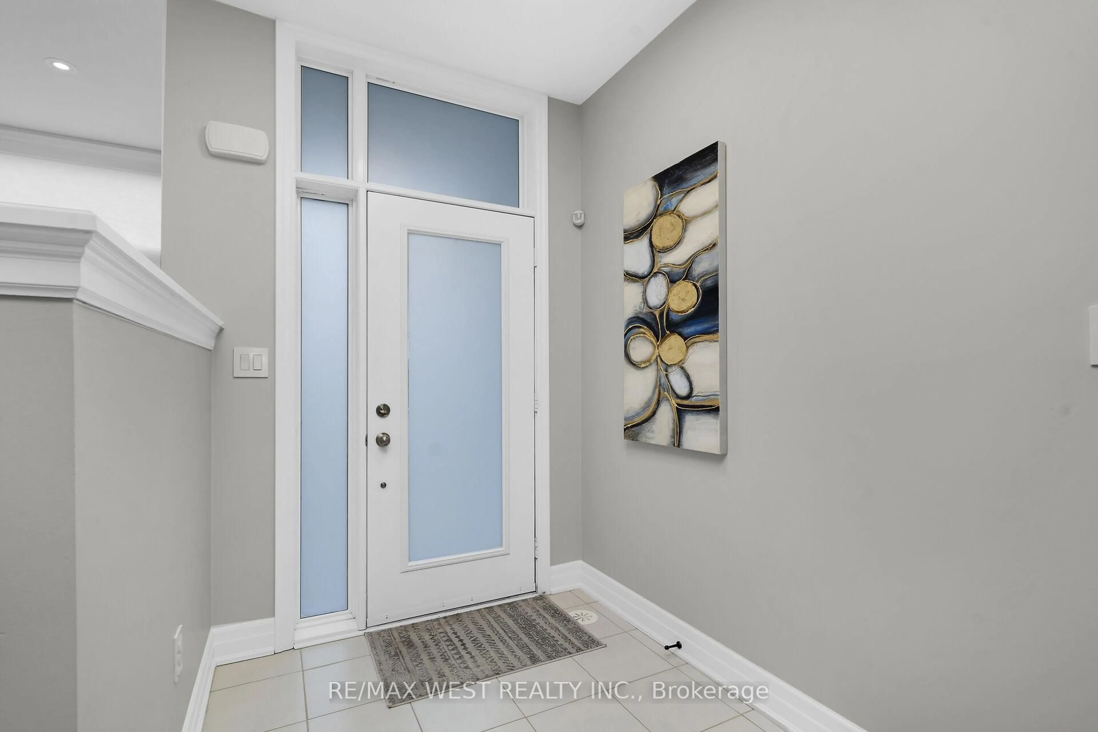 Indoor entryway for 8208 Pine Valley Dr, Vaughan Ontario L4L 0H6