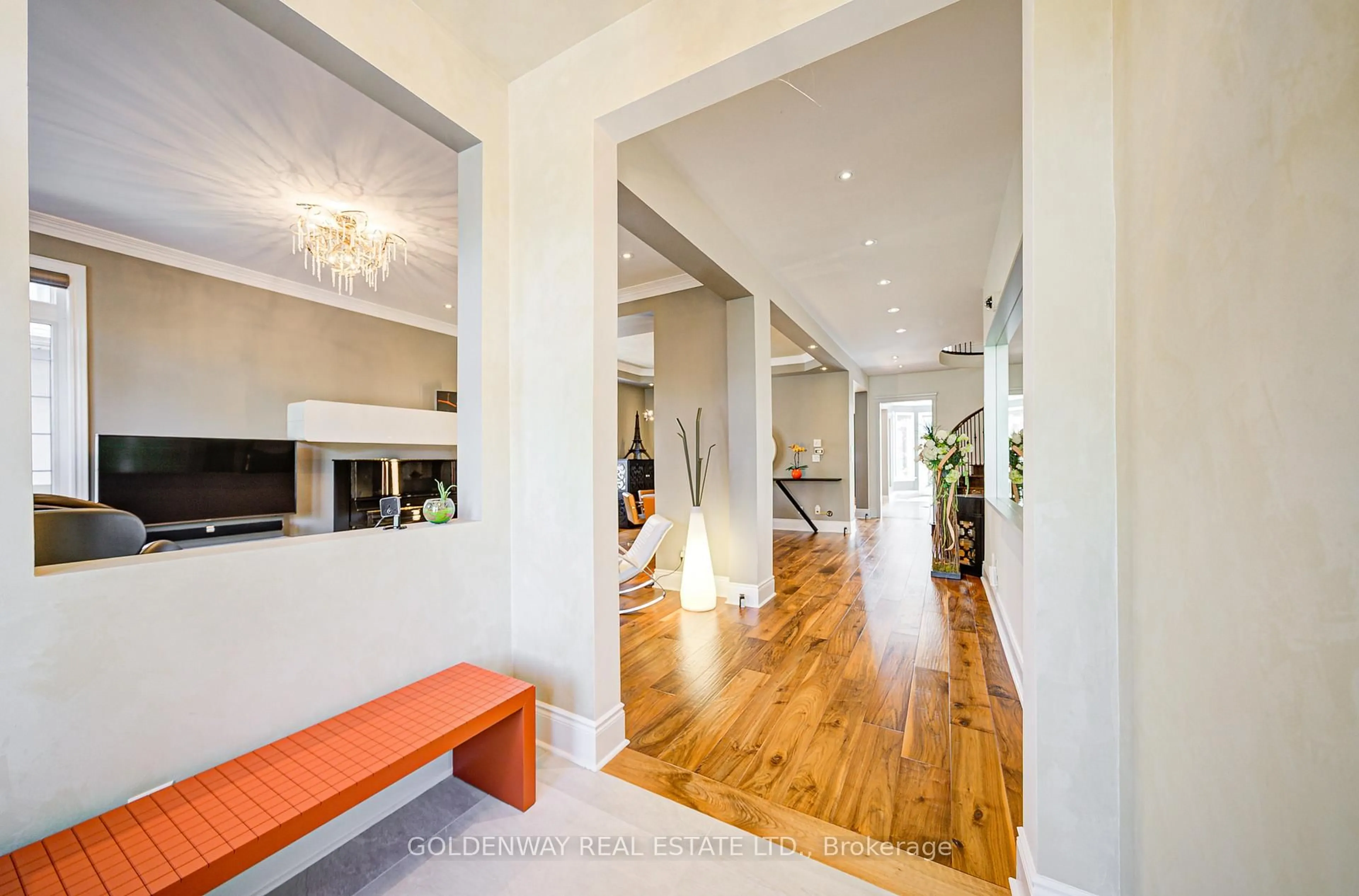 Indoor foyer for 229 Hunterwood Chse, Vaughan Ontario L6A 4R2