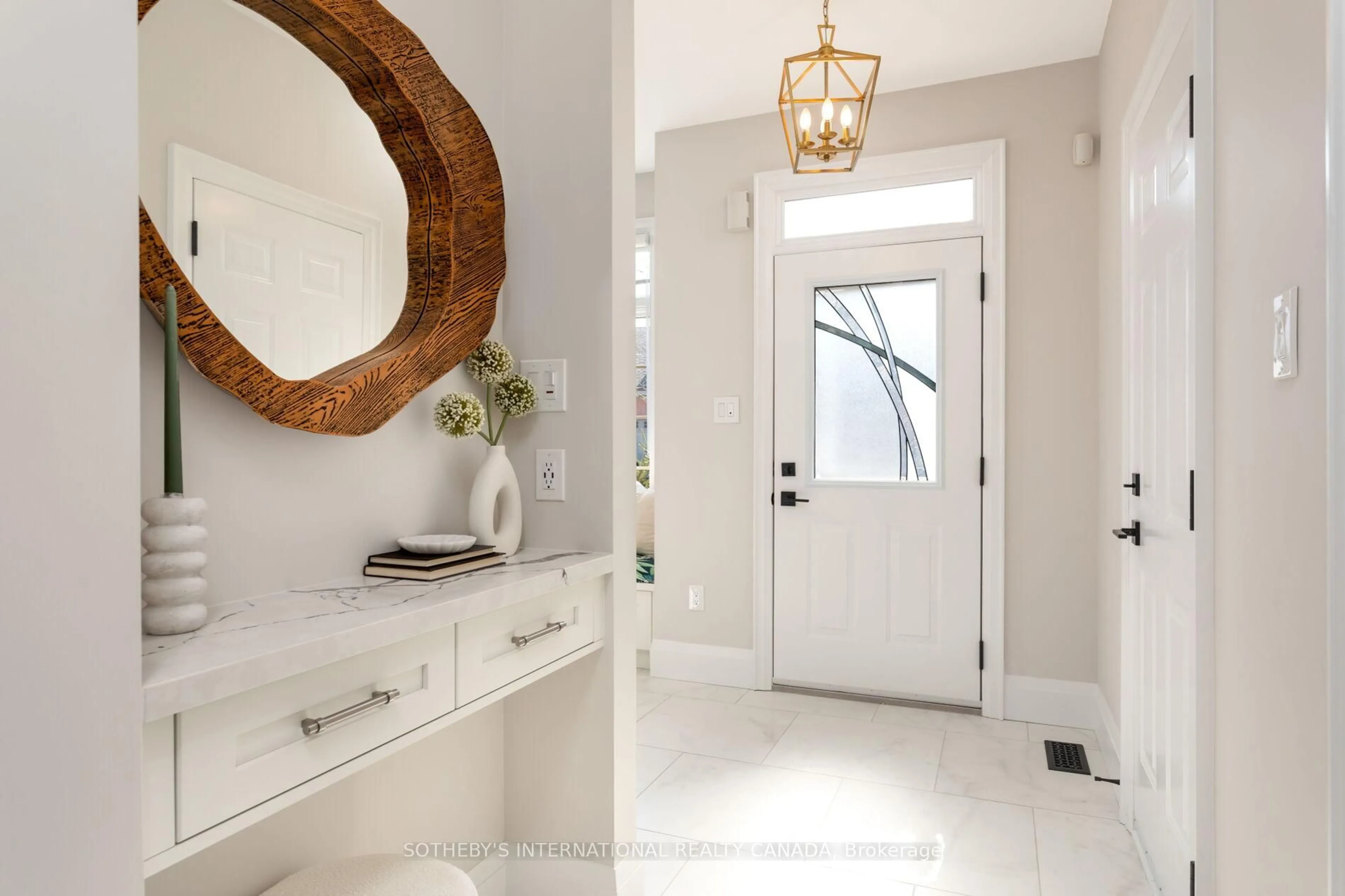 Indoor entryway for 10 Belle Terre Way, Markham Ontario L6E 2A2