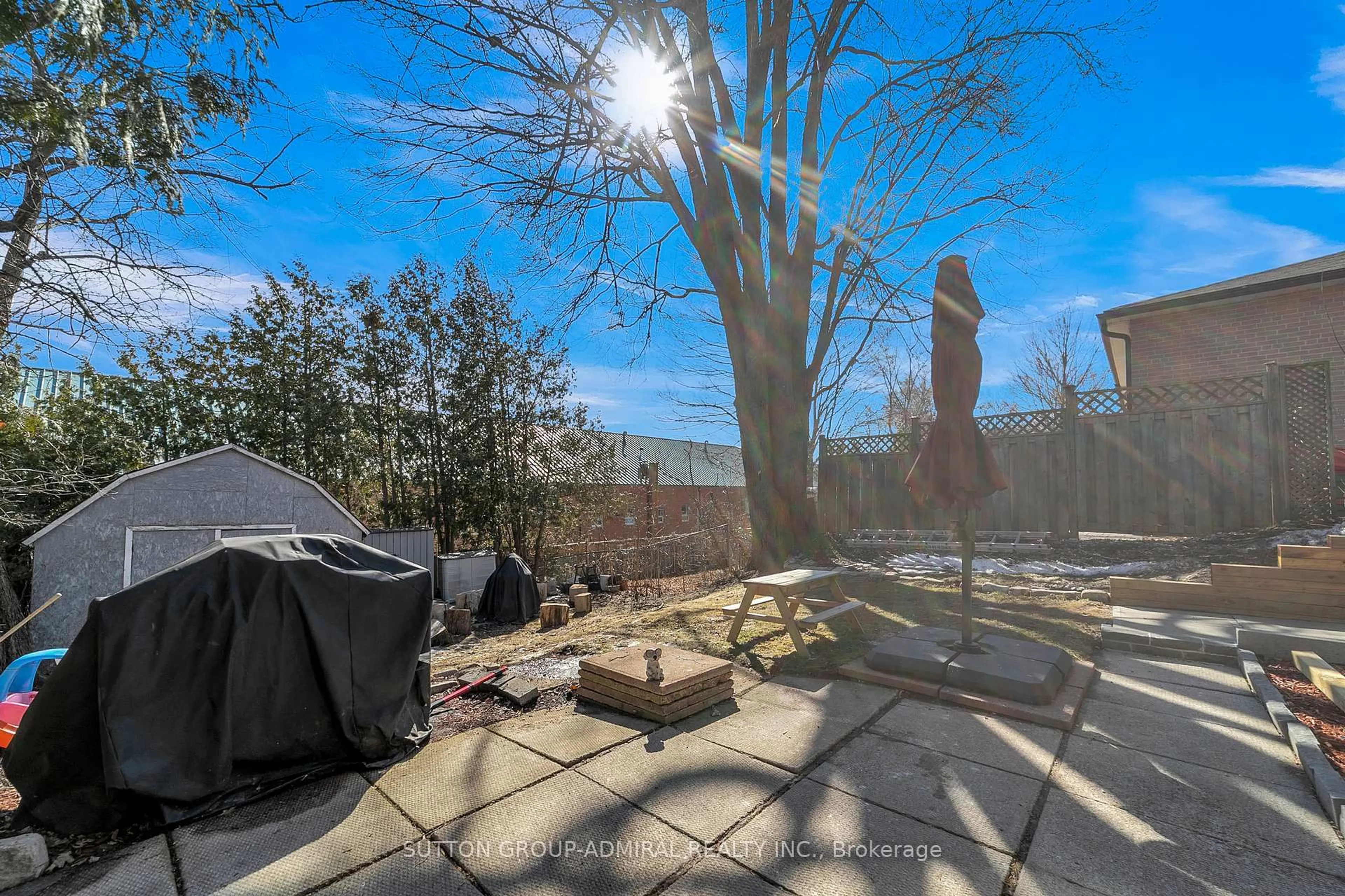 Patio, unknown for 17 Jasper Dr, Aurora Ontario L4G 3B6