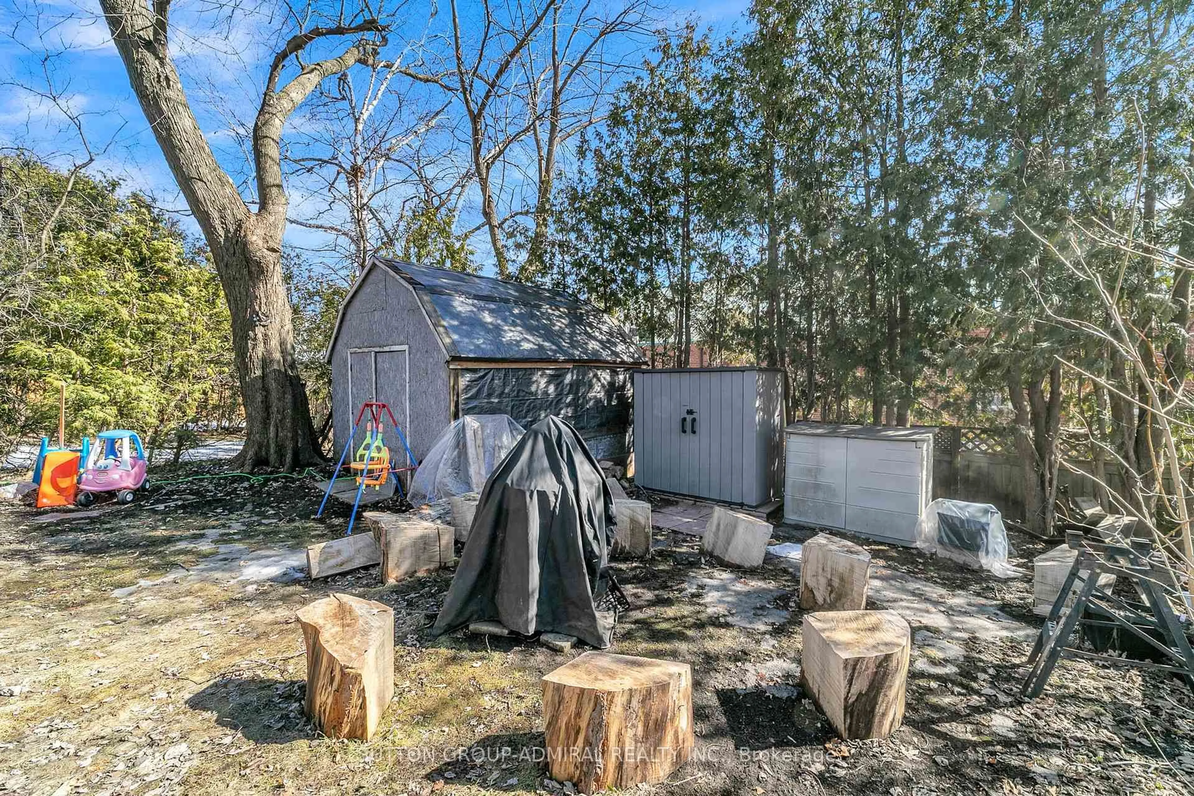 Shed for 17 Jasper Dr, Aurora Ontario L4G 3B6