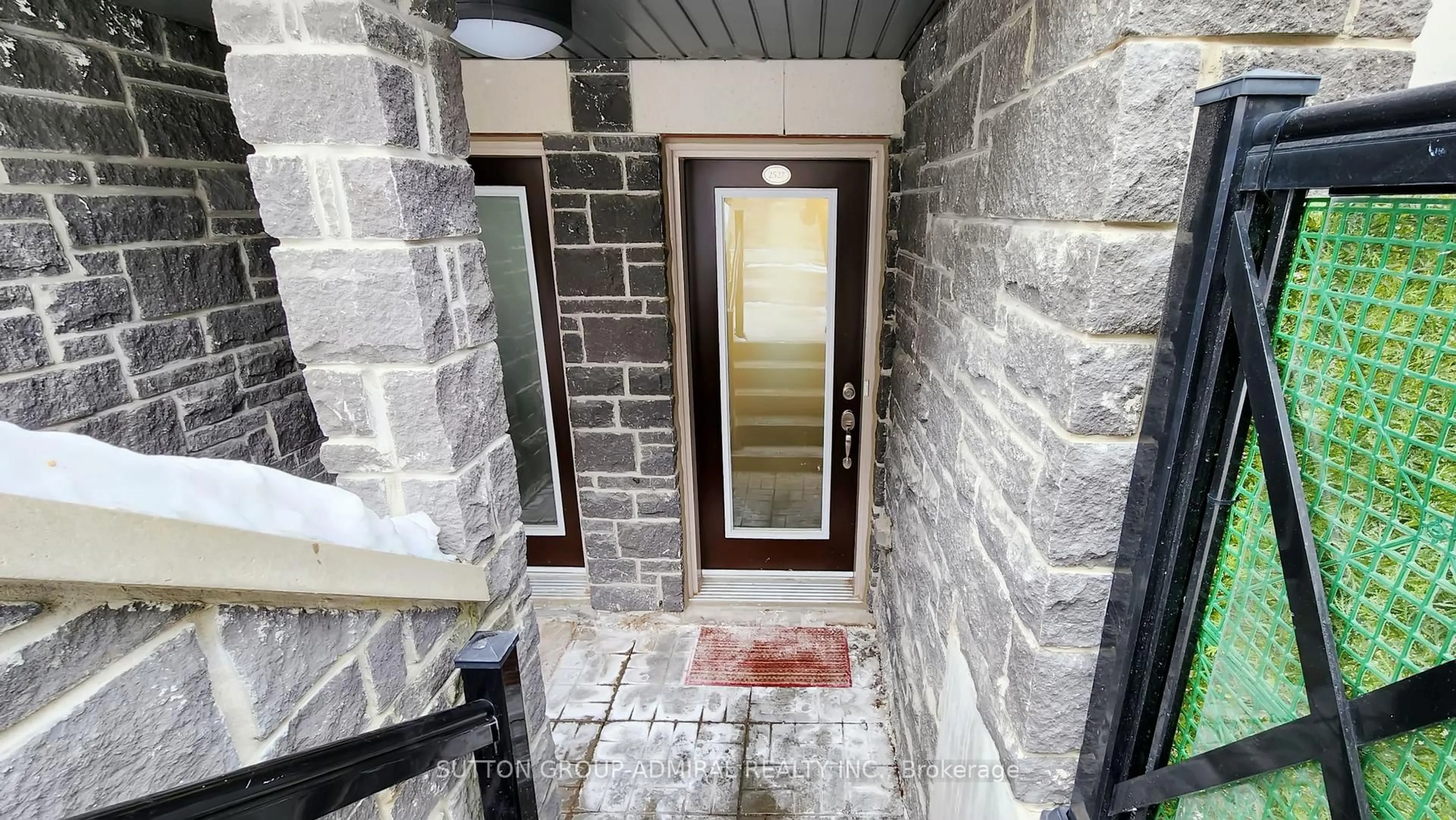 Indoor foyer for 30 Westmeath Lane #2527, Markham Ontario L6B 1N5